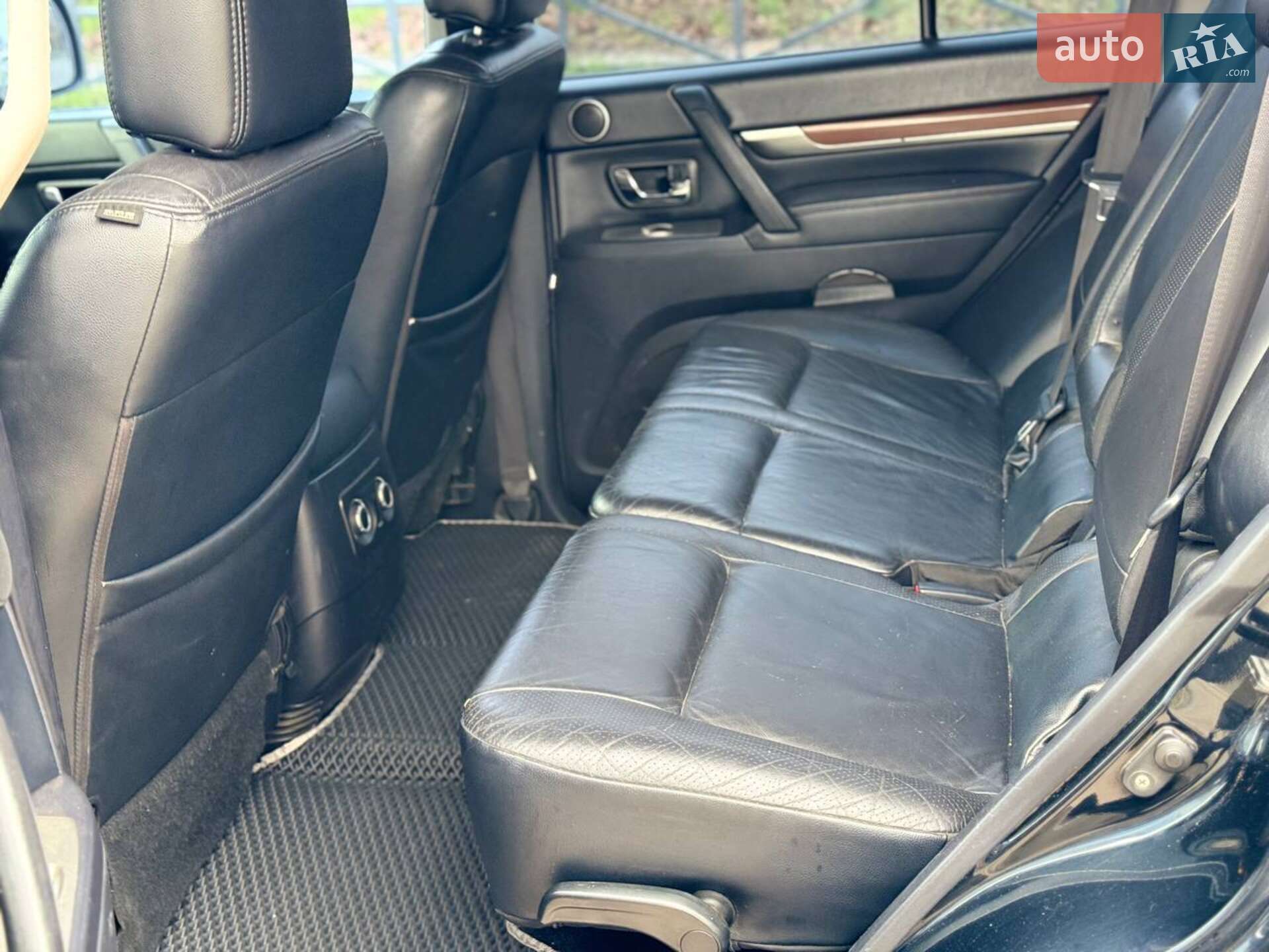 Mitsubishi Pajero 2007 VIN JMYLRV93W8J000680 фото оголошення 15 з 17