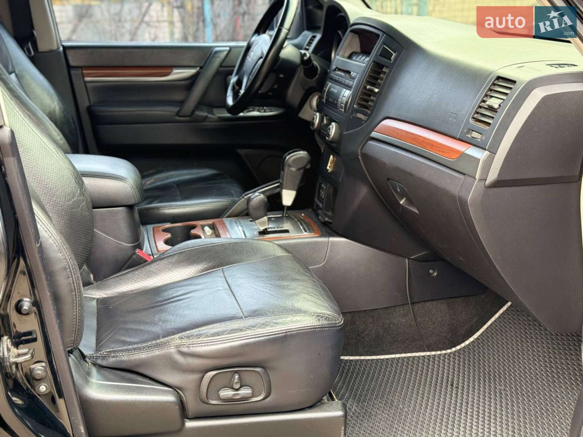 Mitsubishi Pajero 2007 VIN JMYLRV93W8J000680 фото оголошення 12 з 17