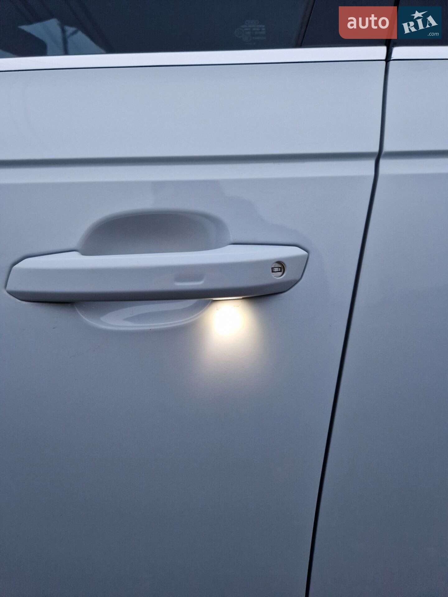 Audi A4 2017 VIN WAUFNAF43HN011808 фото оголошення 21 з 22