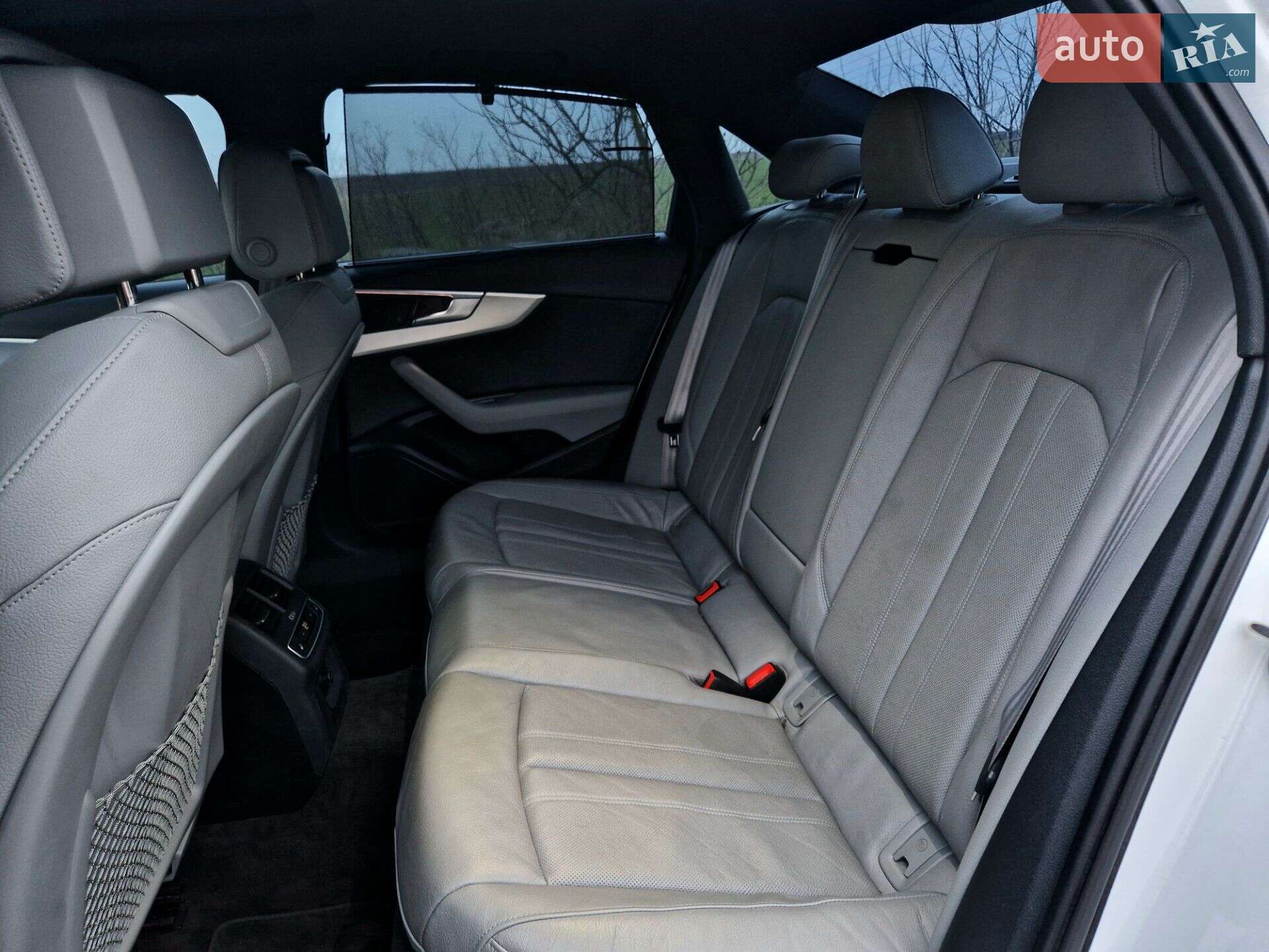 Audi A4 2017 VIN WAUFNAF43HN011808 фото оголошення 22 з 22