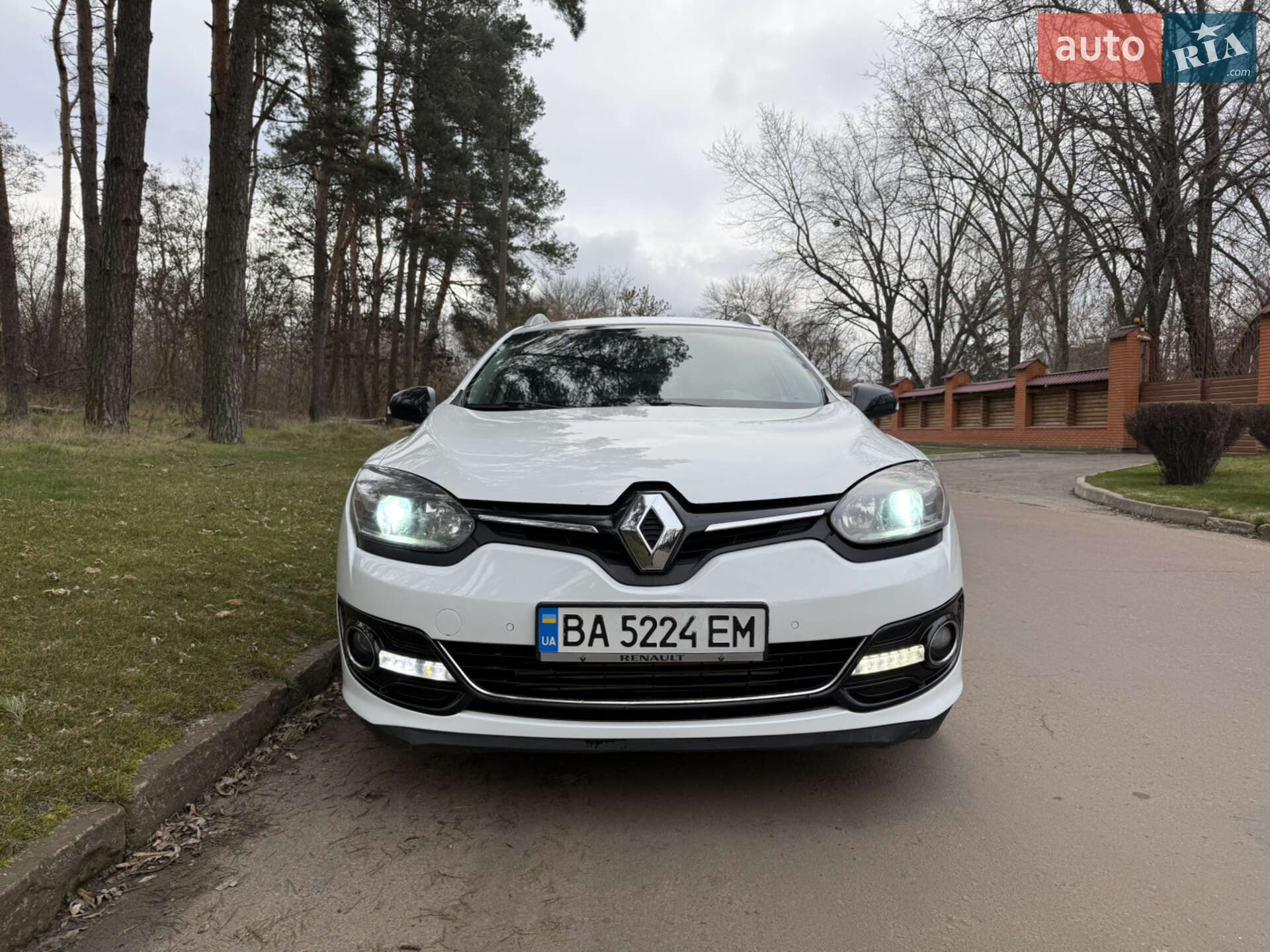 Renault Megane 2015 VIN VF1KZ030H53652411 фото оголошення 4 з 26