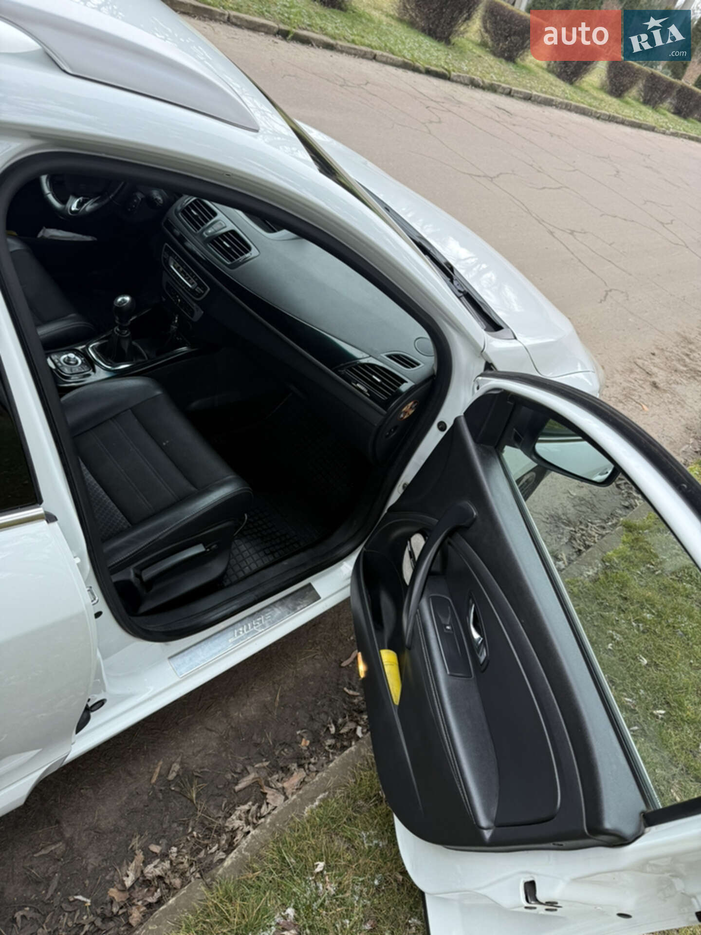 Renault Megane 2015 VIN VF1KZ030H53652411 фото оголошення 8 з 26