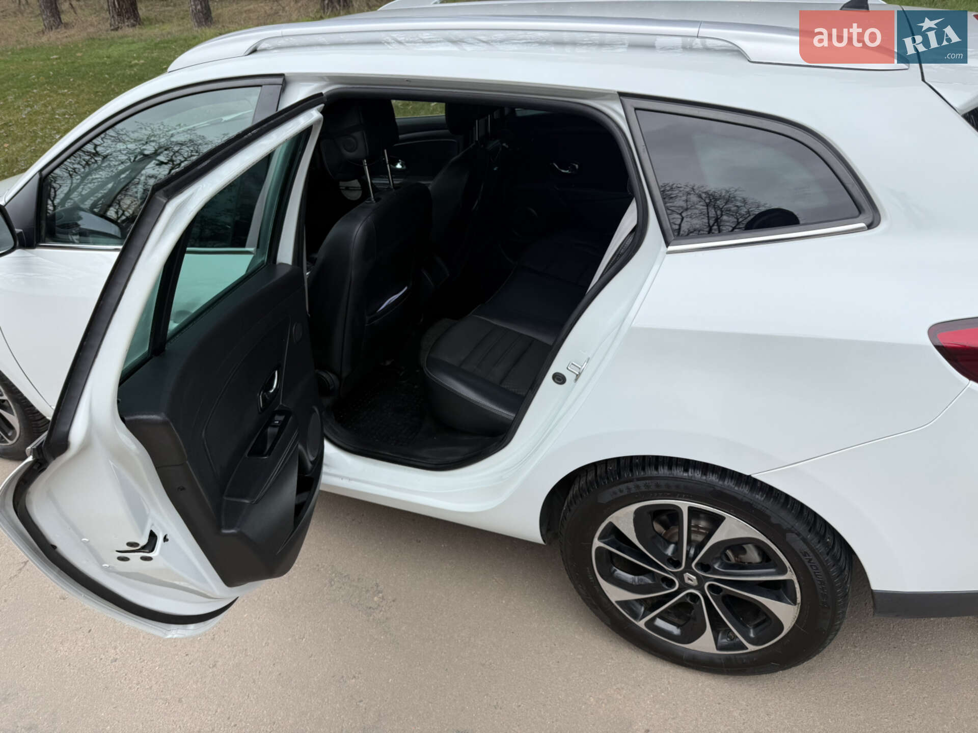 Renault Megane 2015 VIN VF1KZ030H53652411 фото оголошення 16 з 26