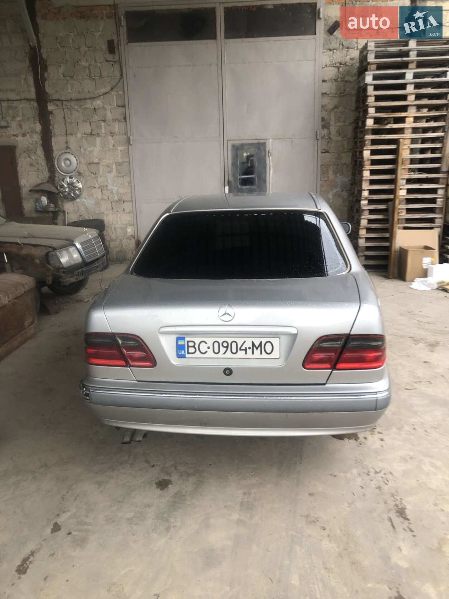 Mercedes-Benz E-Class 2000 VIN WDB2100451B049357 фото оголошення 2 з 9