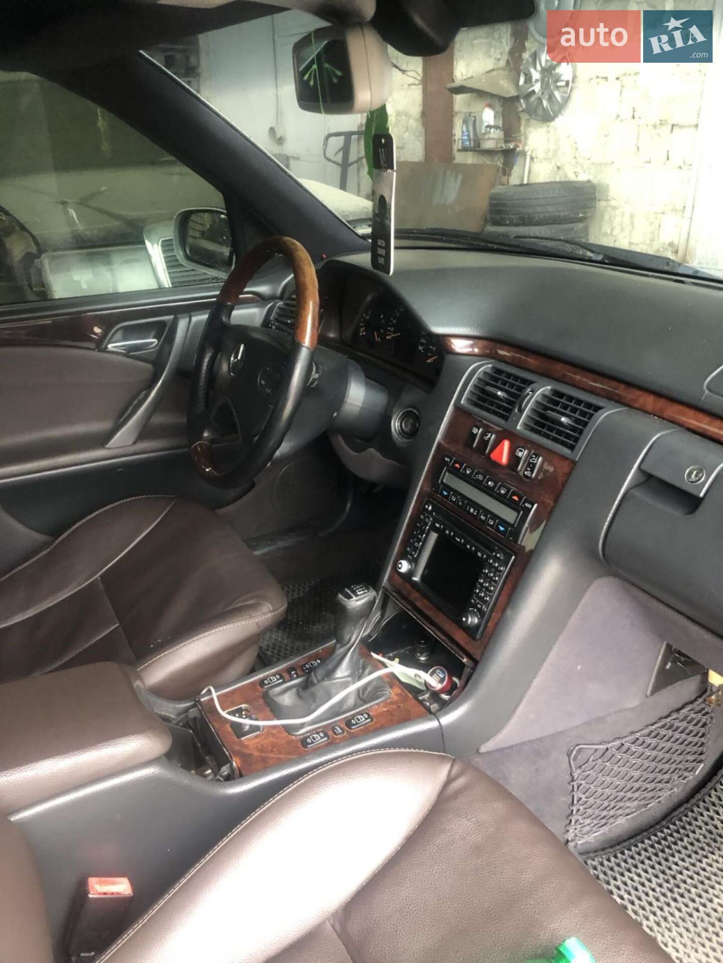 Mercedes-Benz E-Class 2000 VIN WDB2100451B049357 фото оголошення 4 з 9