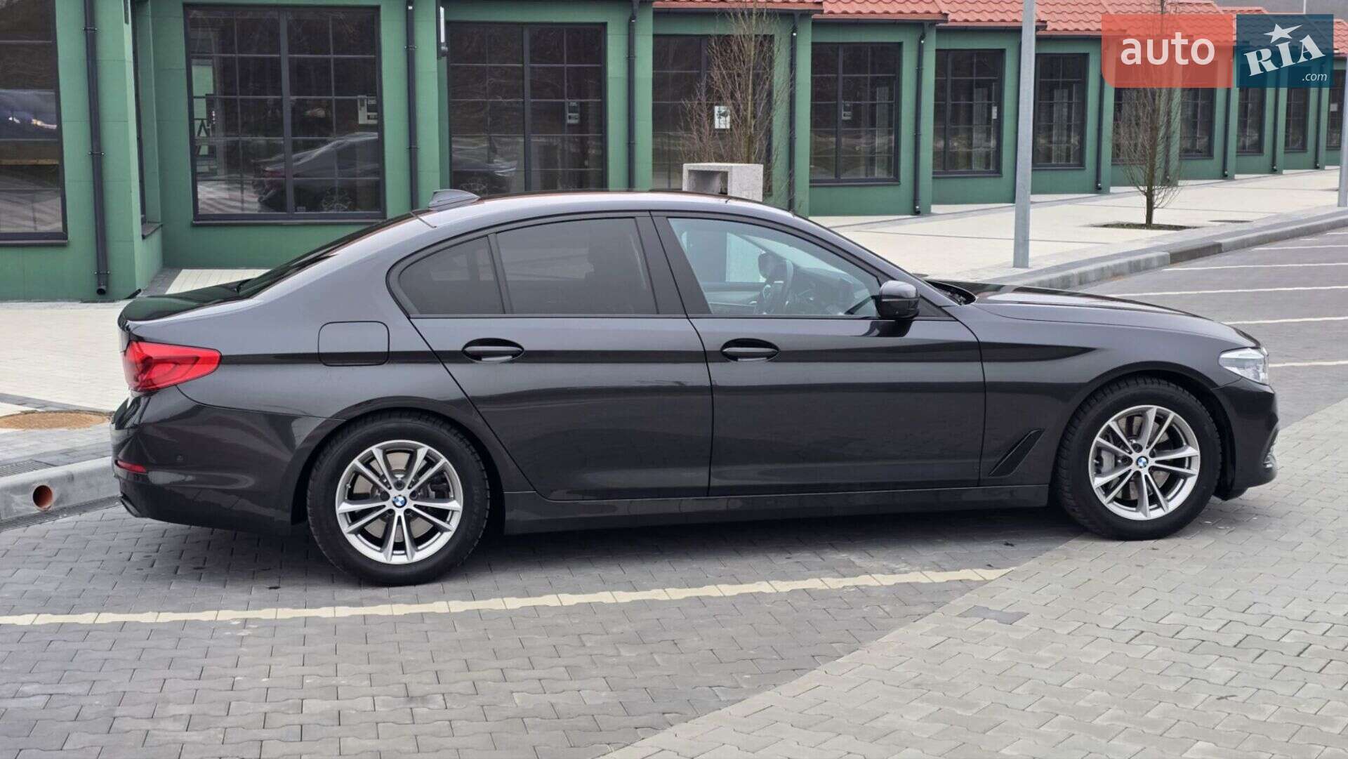 BMW 5 Series 2019 VIN WBAJD51060CD31992 фото оголошення 4 з 22