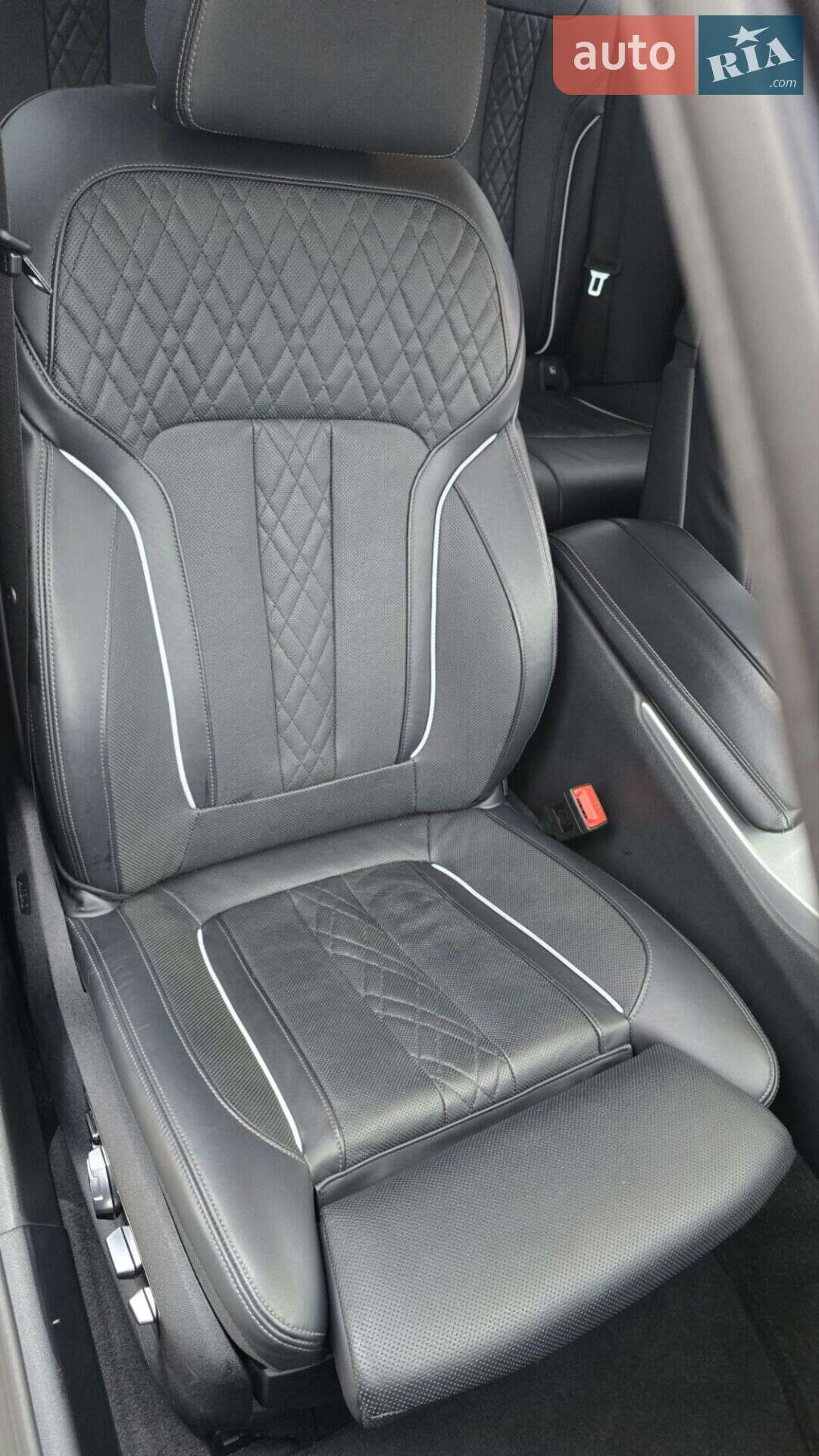 BMW 5 Series 2019 VIN WBAJD51060CD31992 фото оголошення 18 з 22