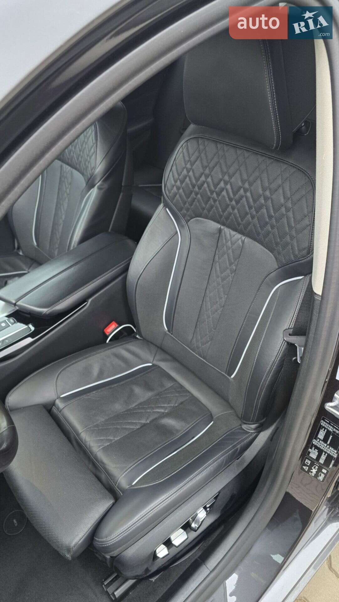 BMW 5 Series 2019 VIN WBAJD51060CD31992 фото оголошення 17 з 22