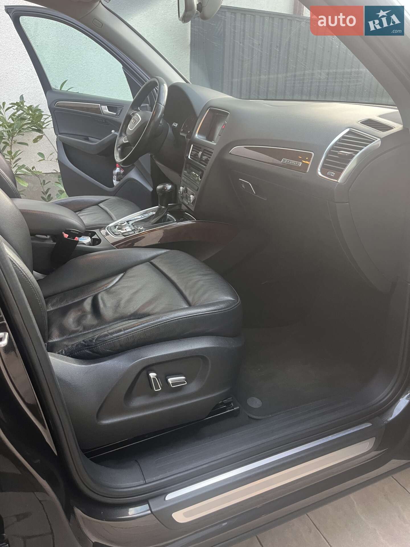 Audi Q5 2015 VIN WA1LFAFP7FA137925 фото оголошення 13 з 27