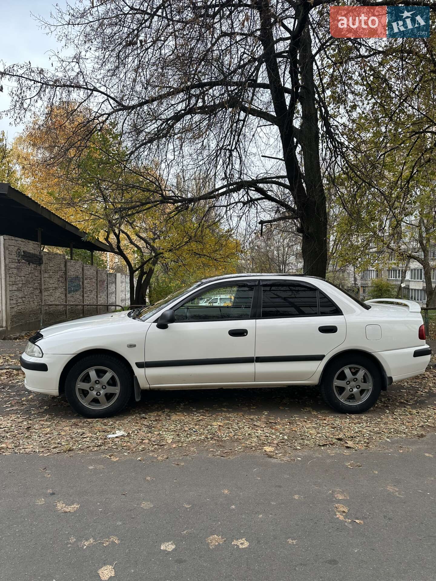 Mitsubishi Carisma 2000 VIN XMCSNDA1AYF053264 фото оголошення 2 з 9