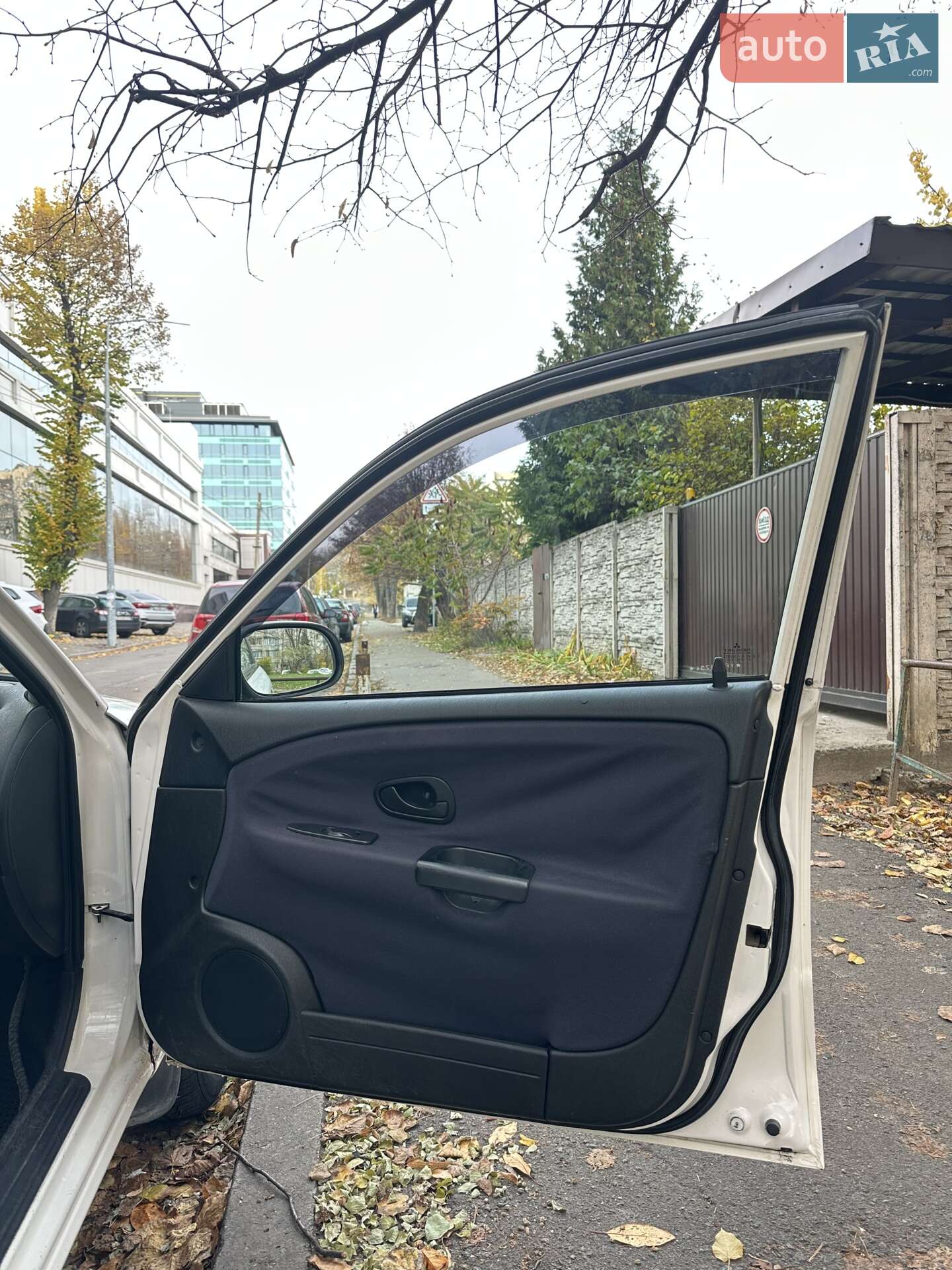 Mitsubishi Carisma 2000 VIN XMCSNDA1AYF053264 фото оголошення 3 з 9