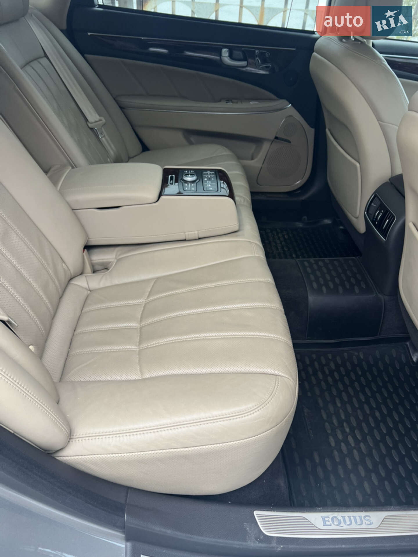 Hyundai Equus 2012 VIN KMHGH41FBDU061929 фото оголошення 11 з 20