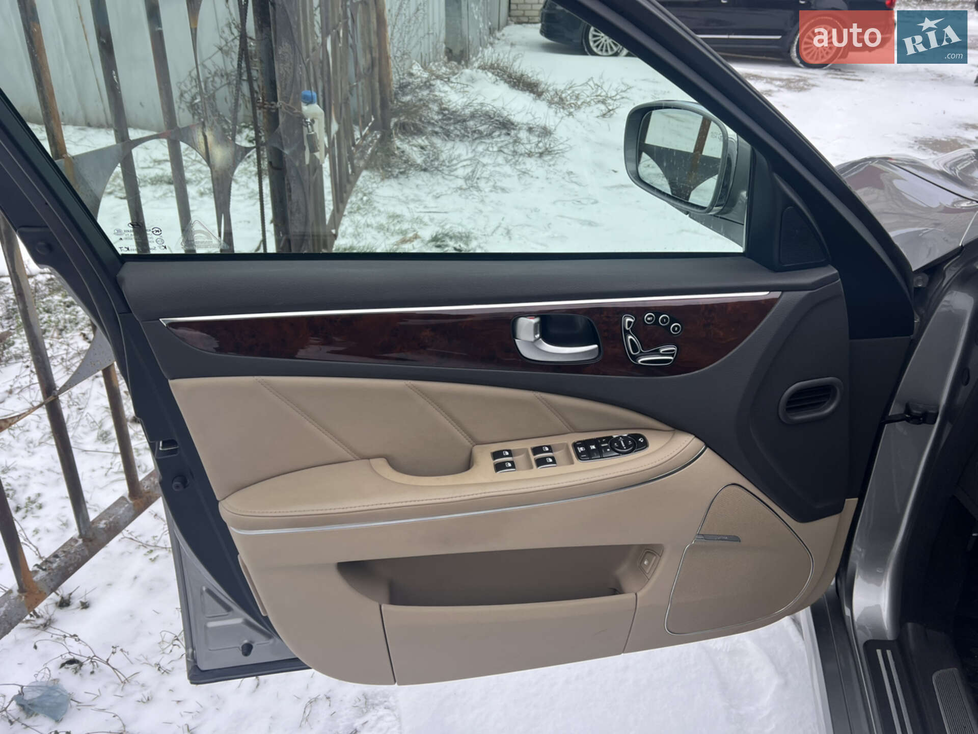 Hyundai Equus 2012 VIN KMHGH41FBDU061929 фото оголошення 15 з 20