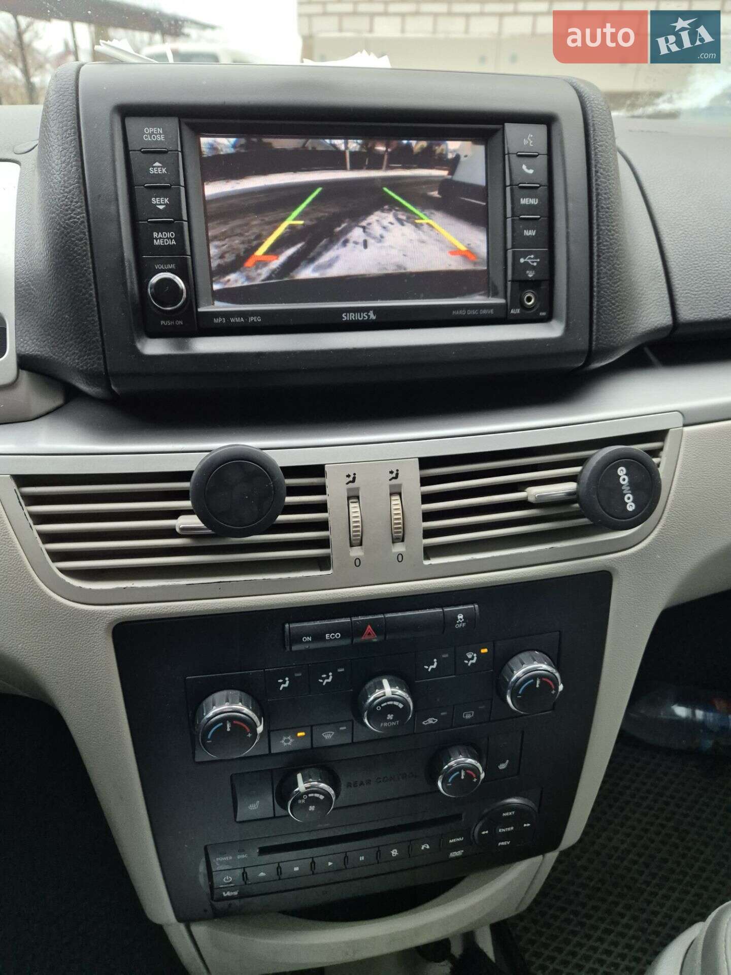 Volkswagen Routan 2013 VIN 2C4RVABG4DR725377 фото оголошення 2 з 16