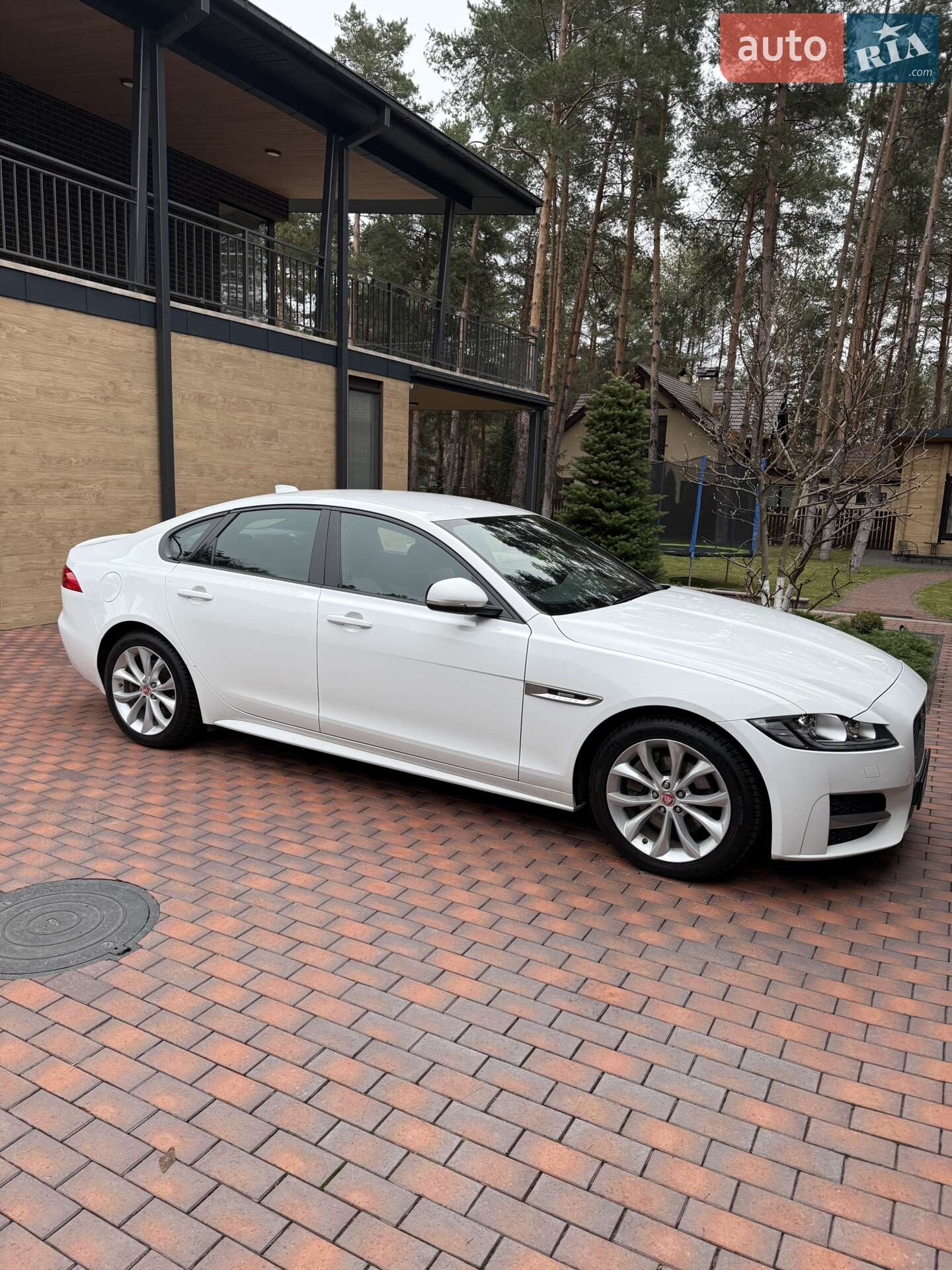 Jaguar XF 2017 VIN SAJBA4BN5JCY56093 фото оголошення 4 з 10
