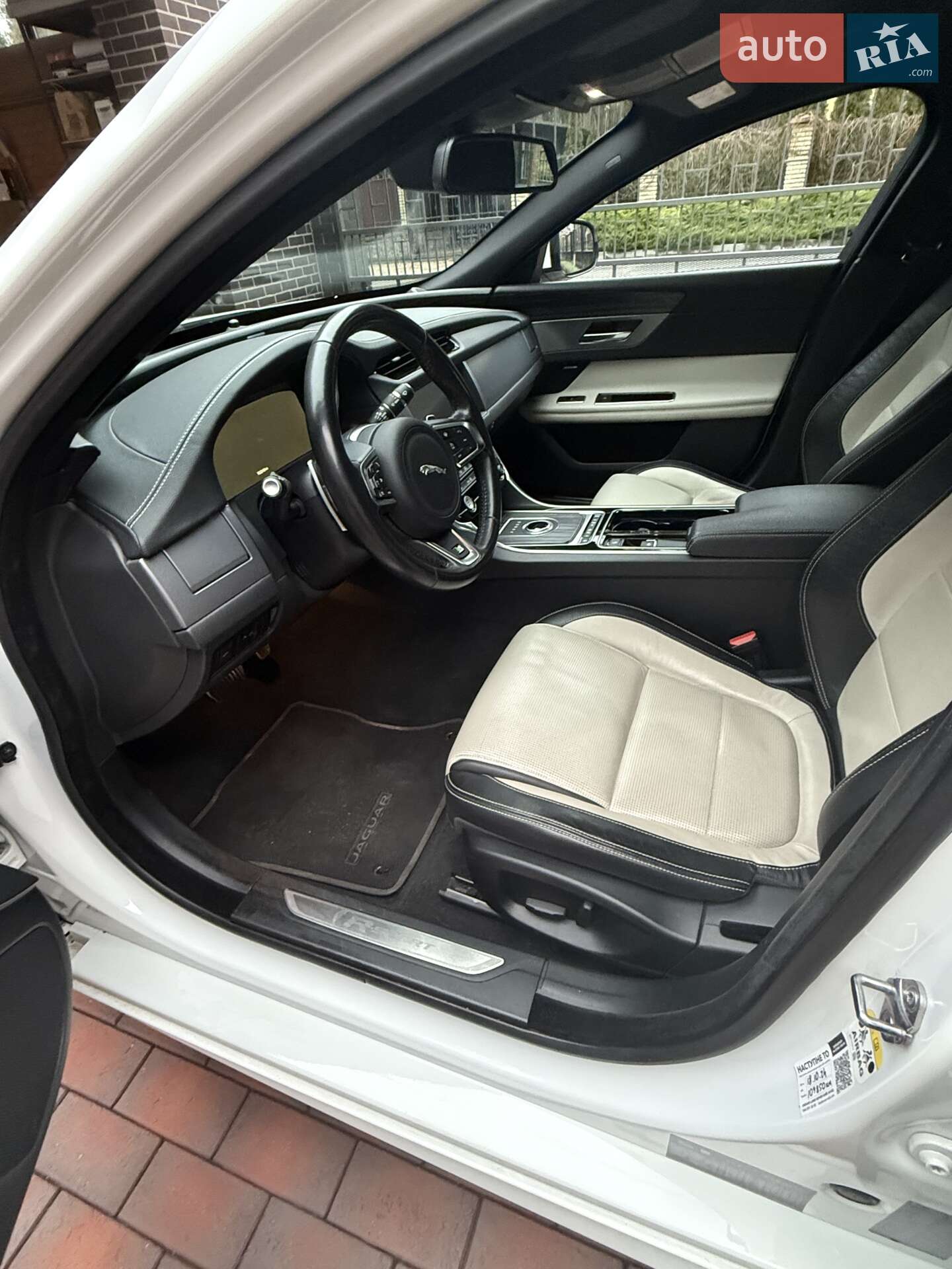 Jaguar XF 2017 VIN SAJBA4BN5JCY56093 фото оголошення 9 з 10