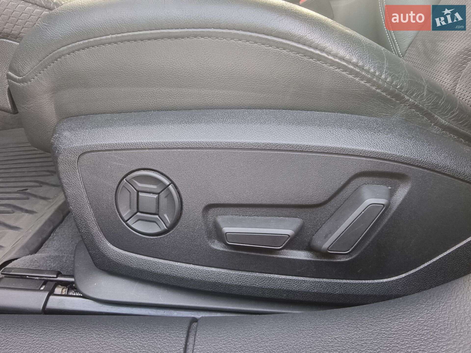 Audi A6 2018 VIN WAUZZZF29KN037013 фото оголошення 19 з 38