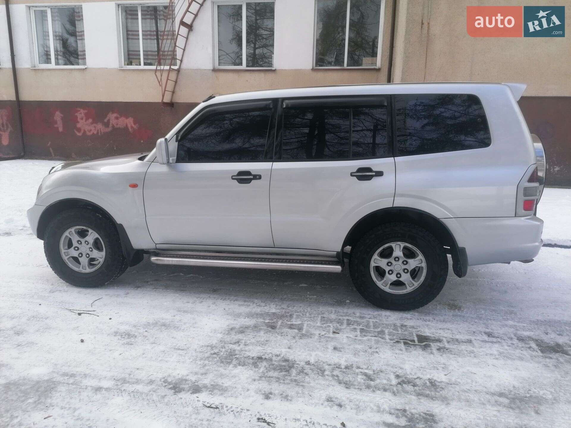 Mitsubishi Pajero Wagon 2000 VIN JMBLNV74W1J000261 фото оголошення 4 з 66
