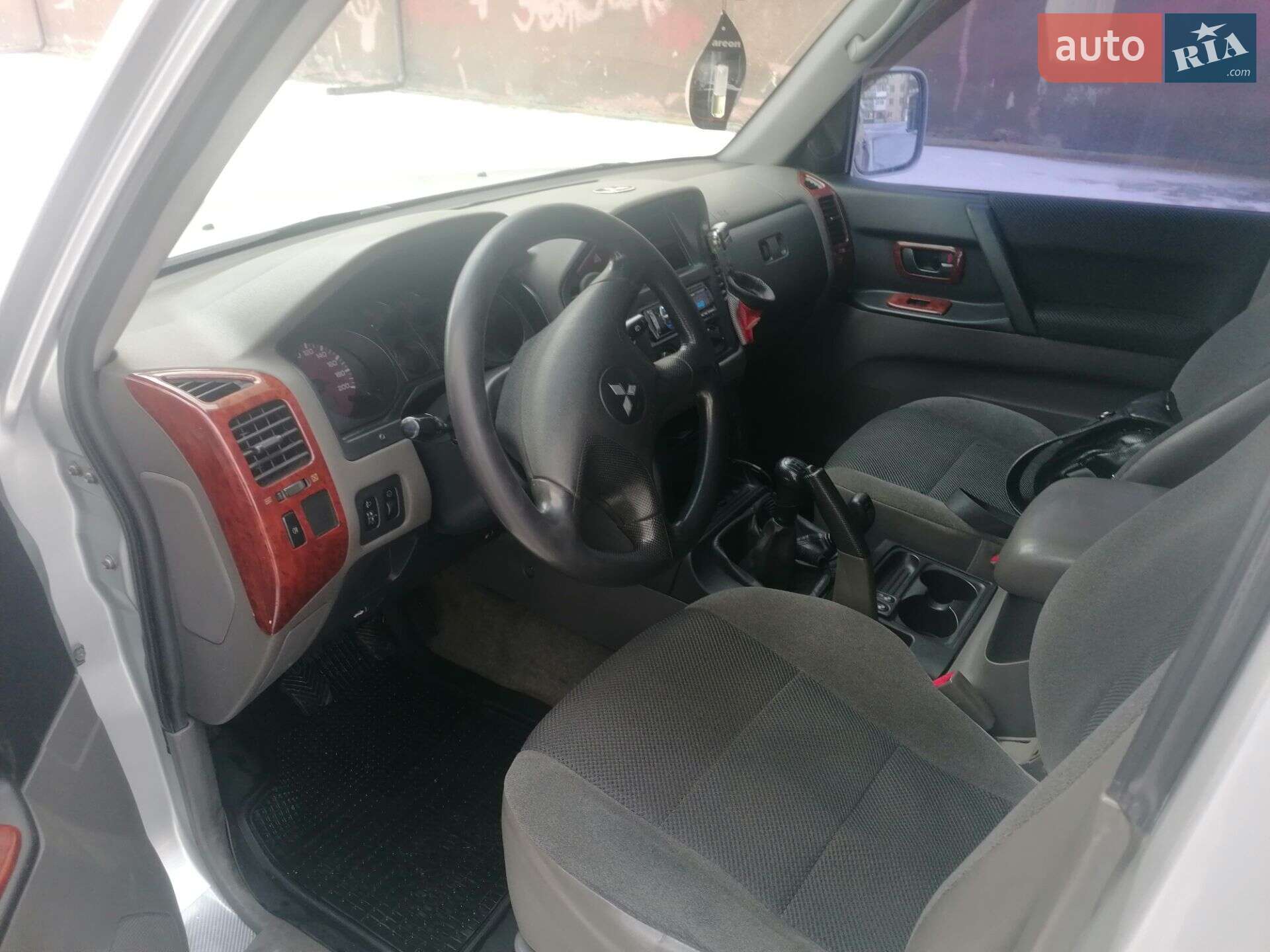 Mitsubishi Pajero Wagon 2000 VIN JMBLNV74W1J000261 фото оголошення 14 з 66
