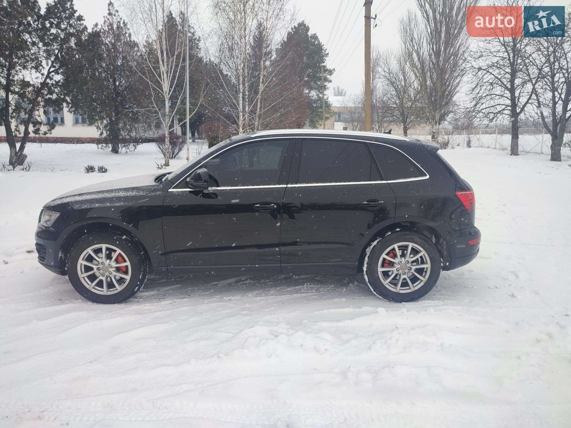 Audi Q5 2011 VIN WA1LFAFP0CA015435 фото оголошення 3 з 9