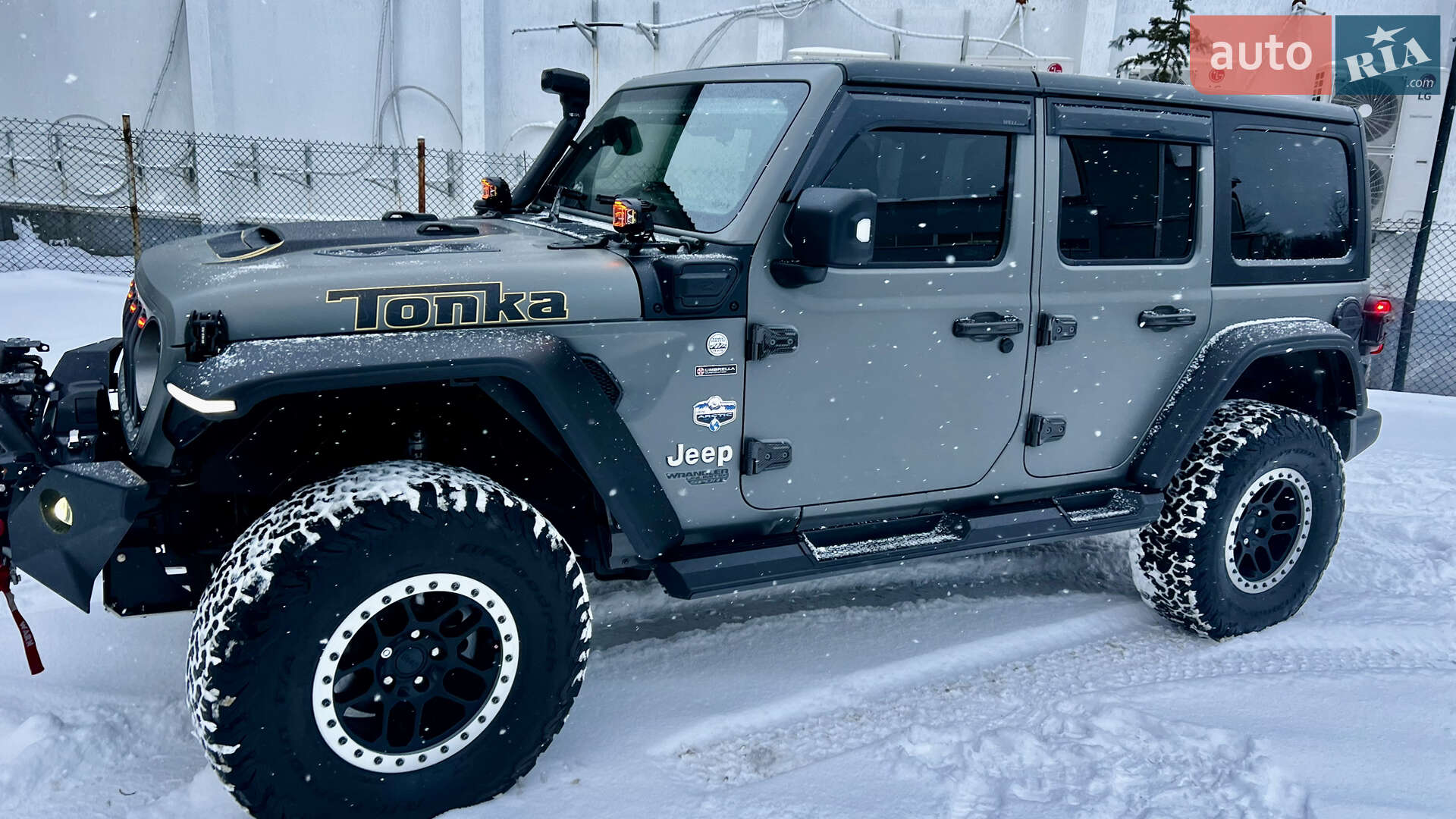 Jeep Wrangler 2018 VIN 1C4HJXDN0JW274926 фото оголошення 8 з 69