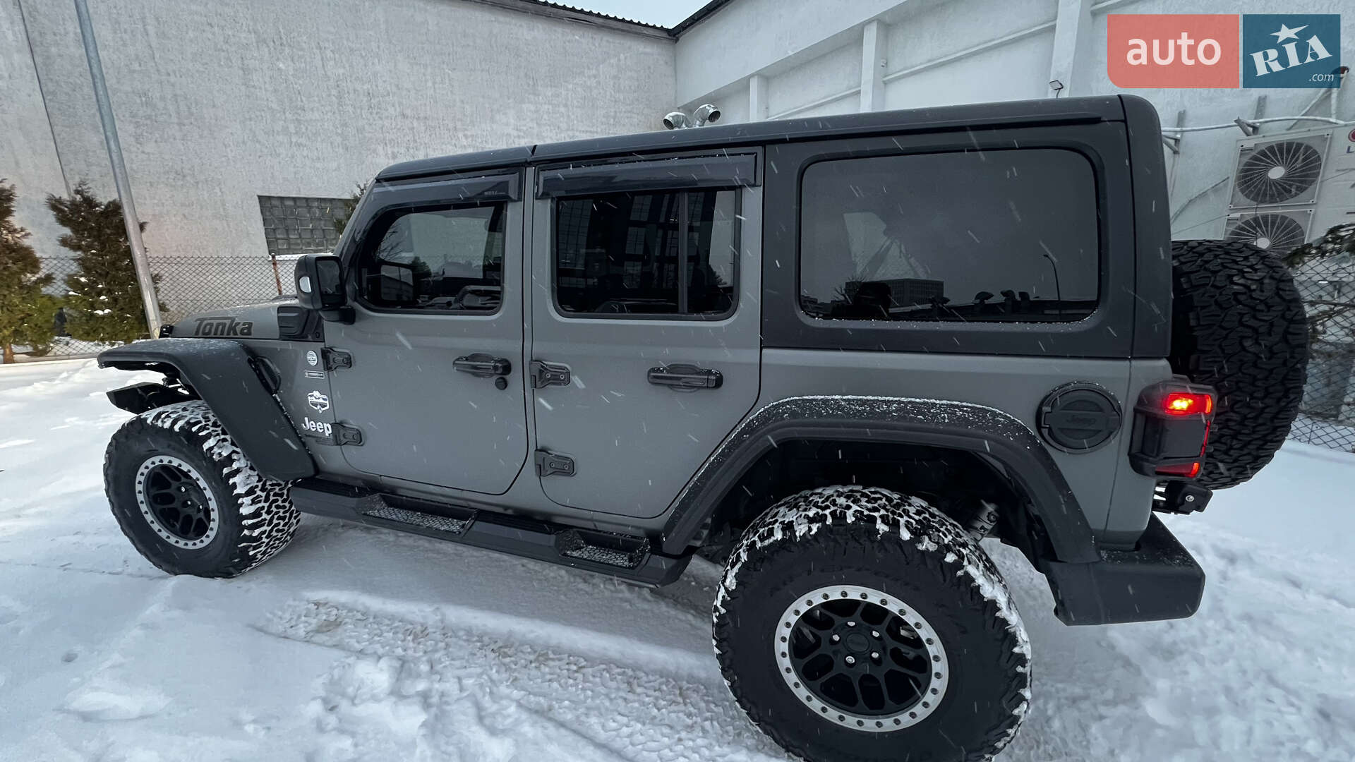 Jeep Wrangler 2018 VIN 1C4HJXDN0JW274926 фото оголошення 10 з 69