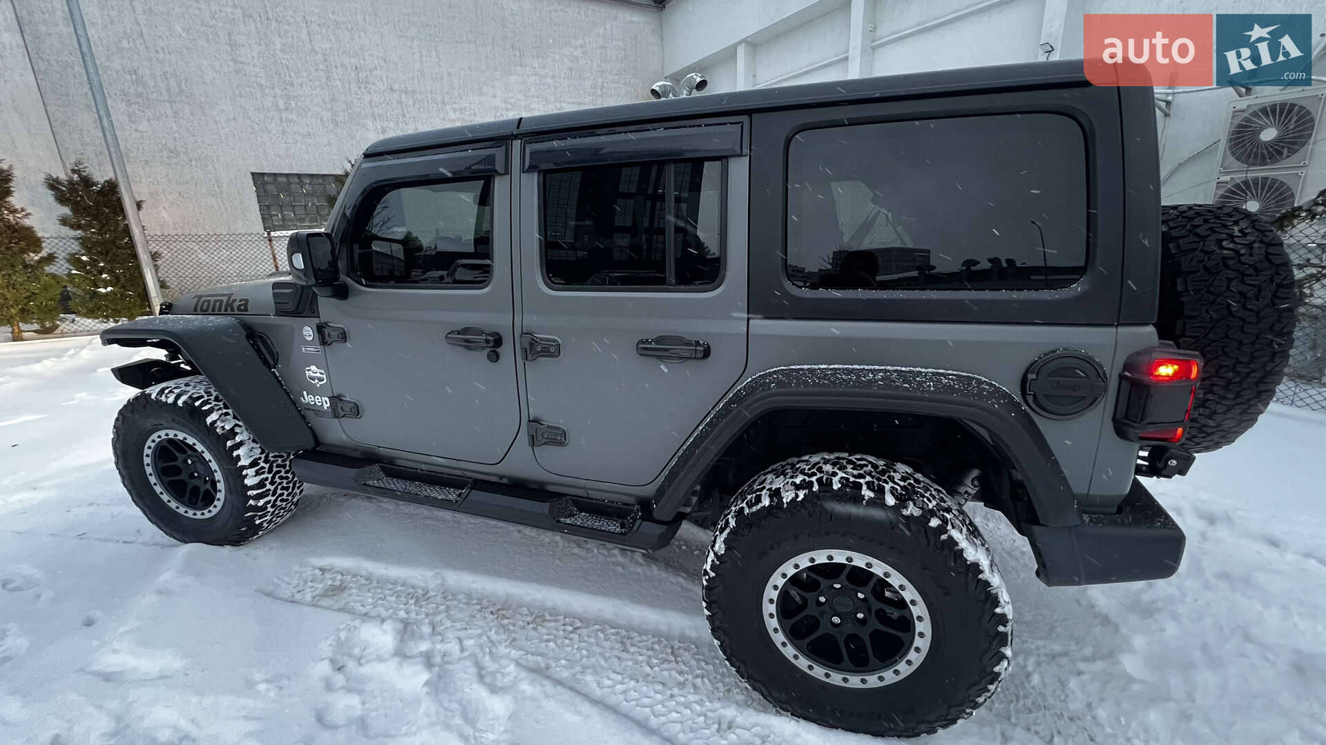 Jeep Wrangler 2018 VIN 1C4HJXDN0JW274926 фото оголошення 11 з 69