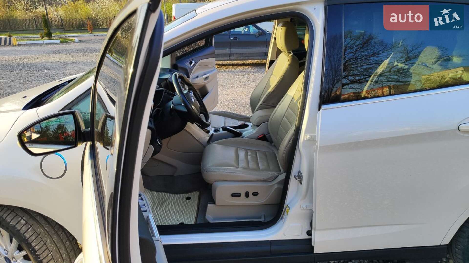 Ford C-Max 2015 VIN 1FADP5CU0FL107331 фото оголошення 10 з 19