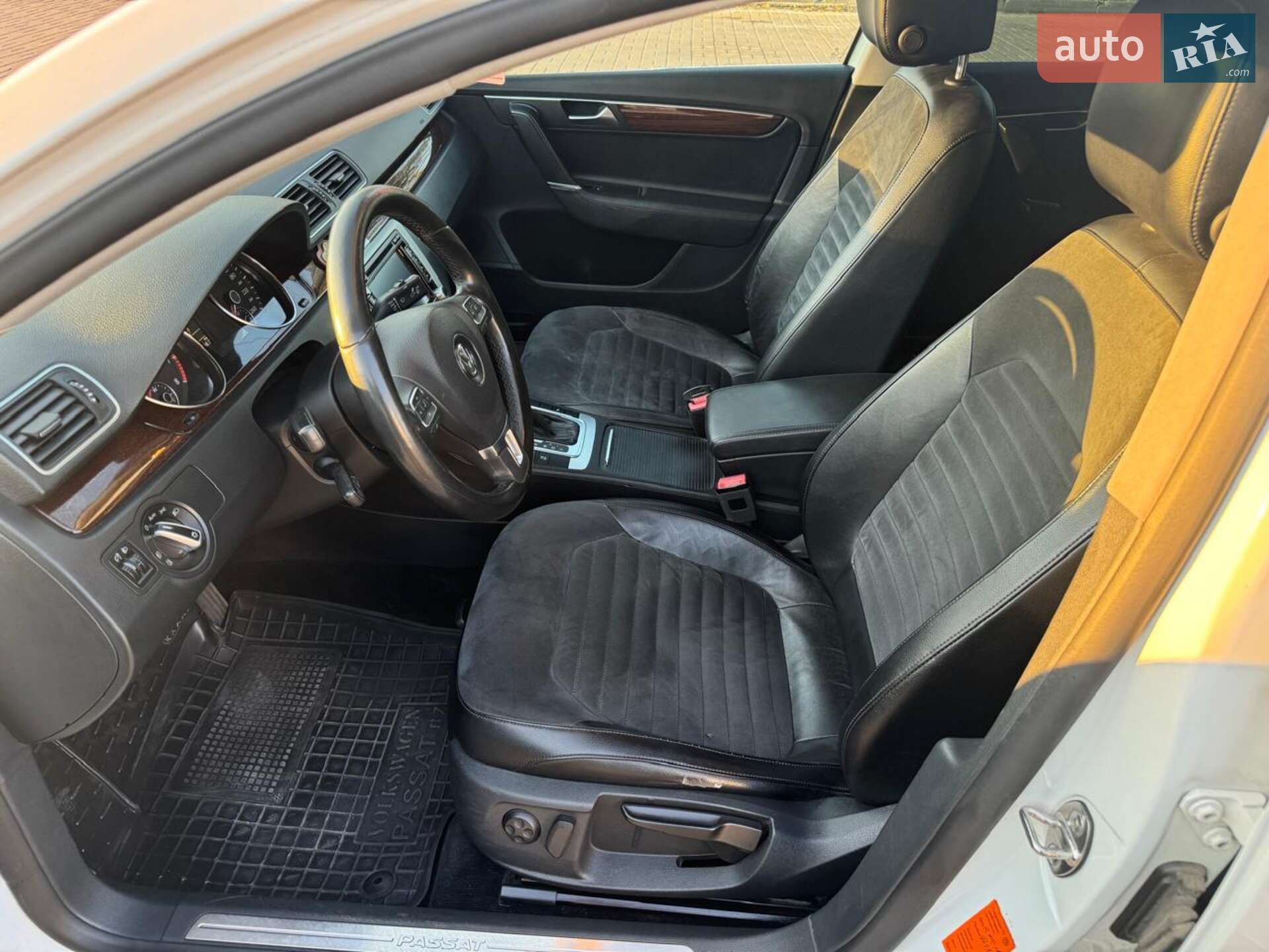 Volkswagen Passat 2011 VIN WVWZZZ3CZCP017879 фото оголошення 2 з 5