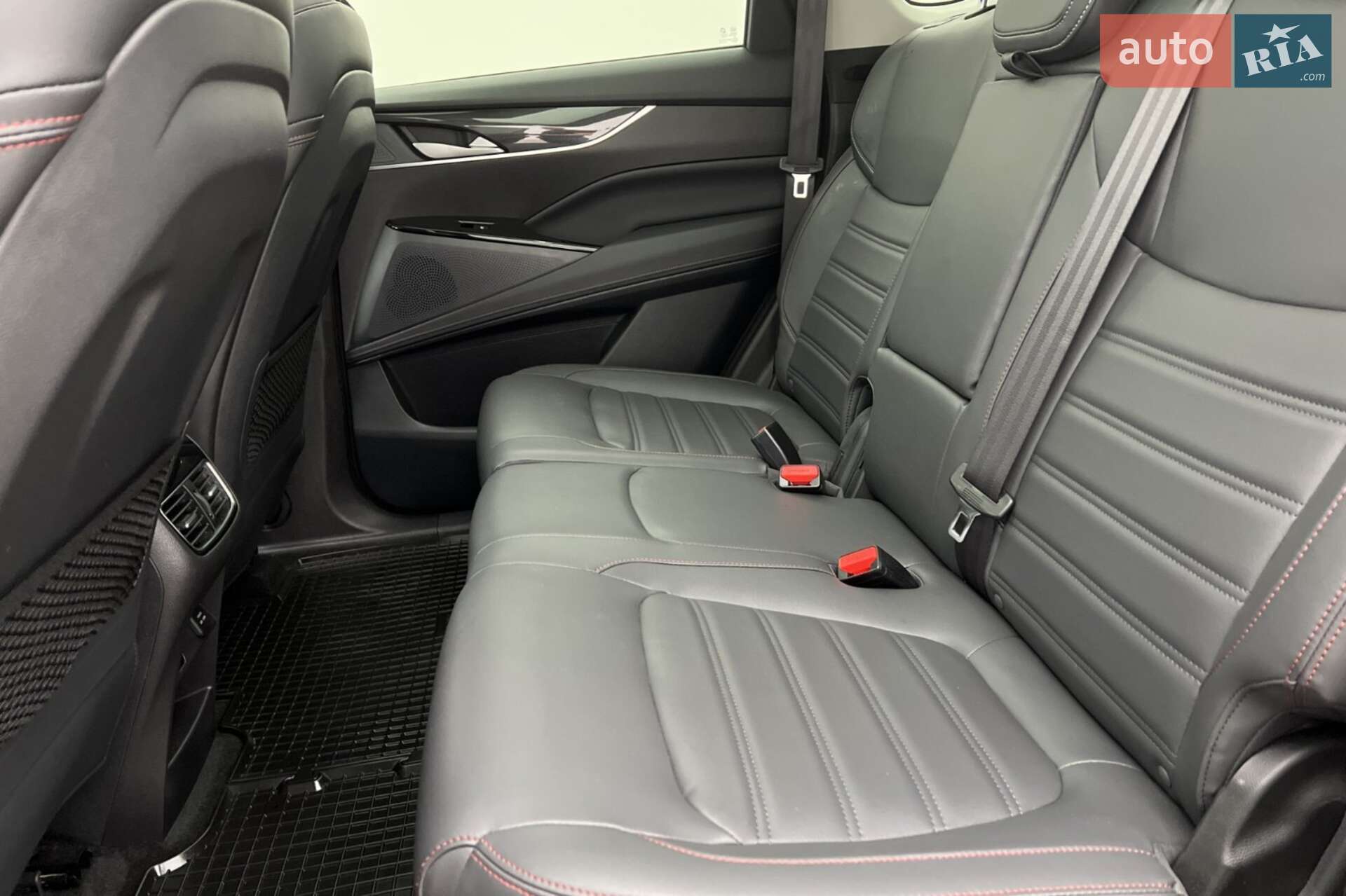 Maxus Euniq 6 2022 VIN LSKG47C10ND051766 фото оголошення 11 з 26