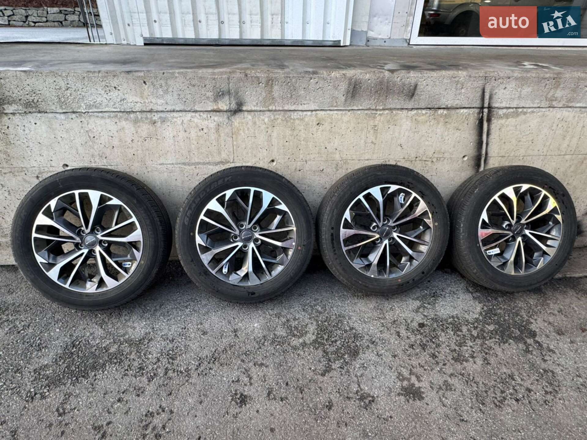 Maxus Euniq 6 2022 VIN LSKG47C10ND051766 фото оголошення 21 з 26