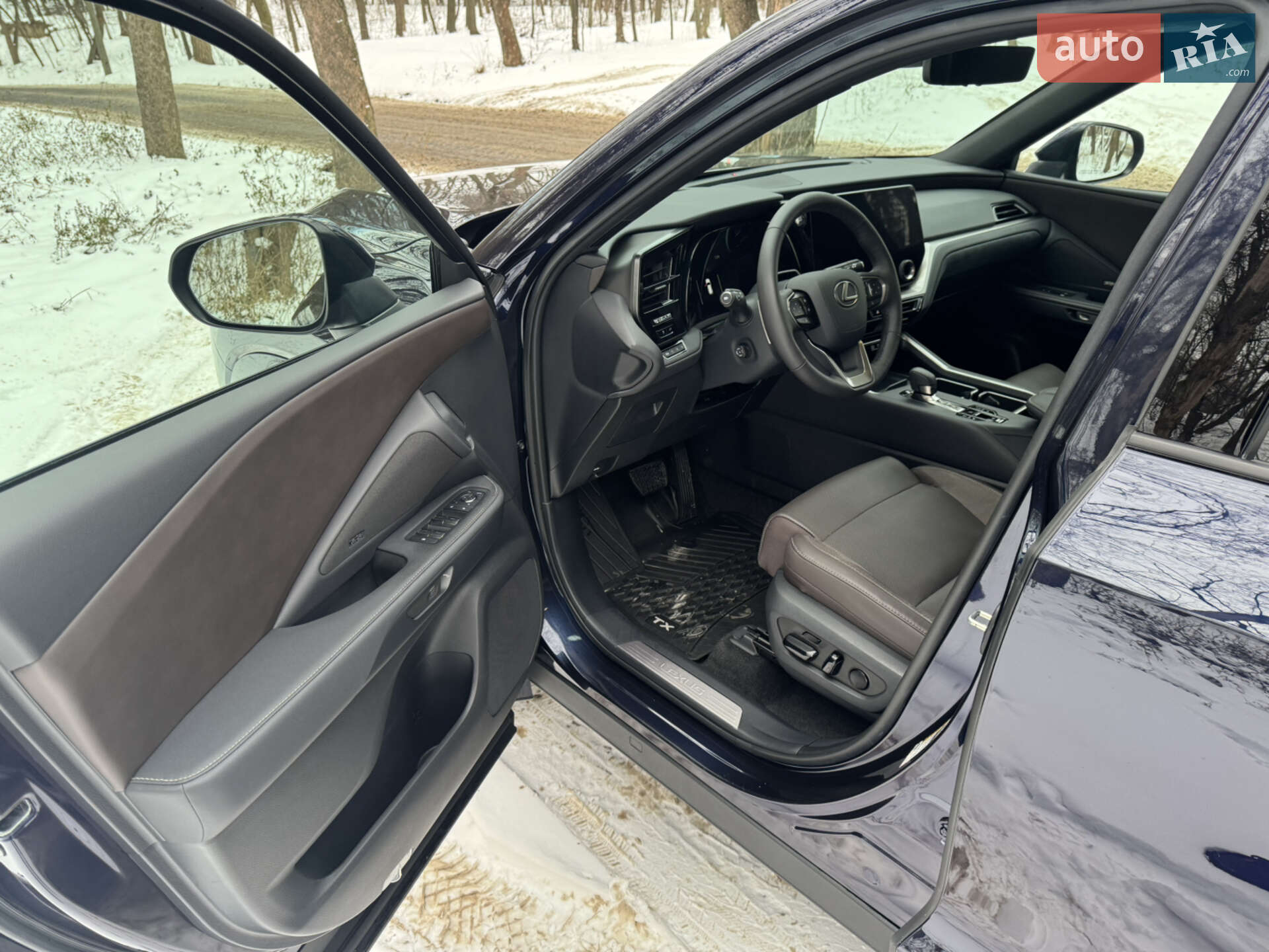 Lexus TX 2024 VIN 5TDAAAB61RS017652 фото оголошення 8 з 46