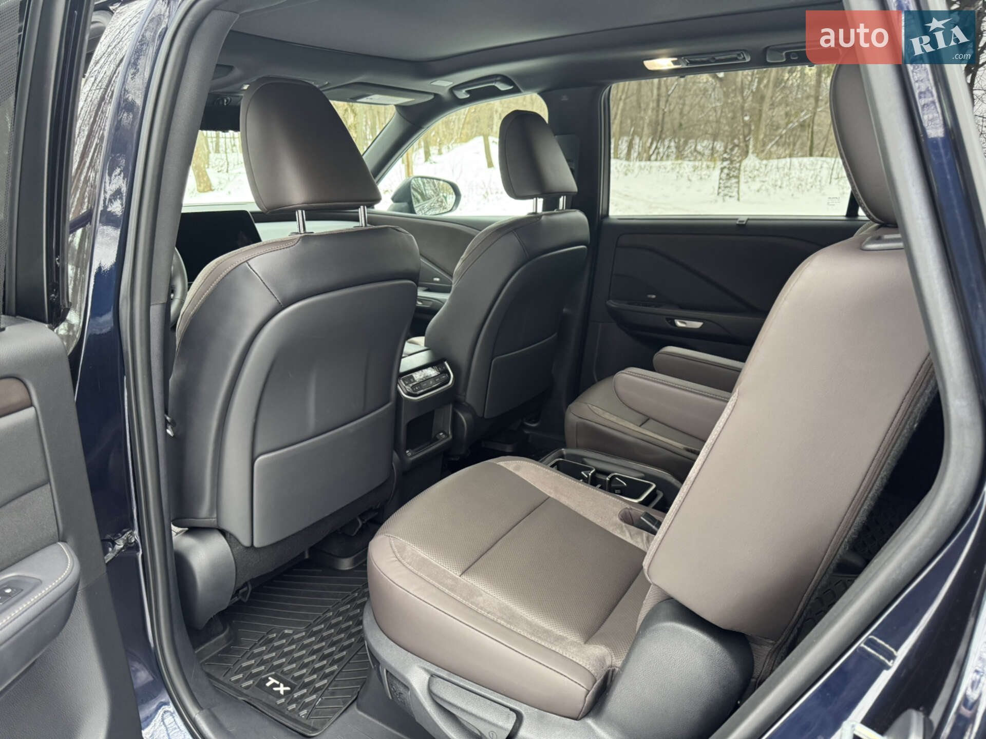 Lexus TX 2024 VIN 5TDAAAB61RS017652 фото оголошення 12 з 46