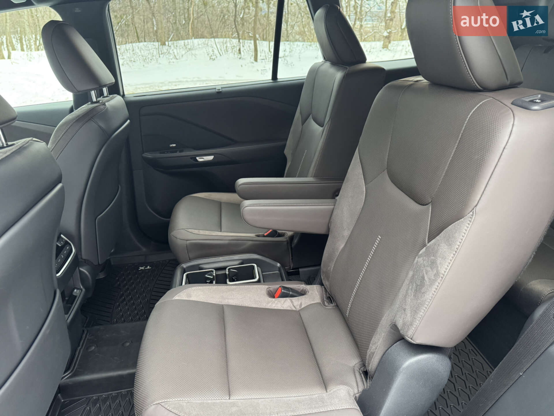 Lexus TX 2024 VIN 5TDAAAB61RS017652 фото оголошення 13 з 46