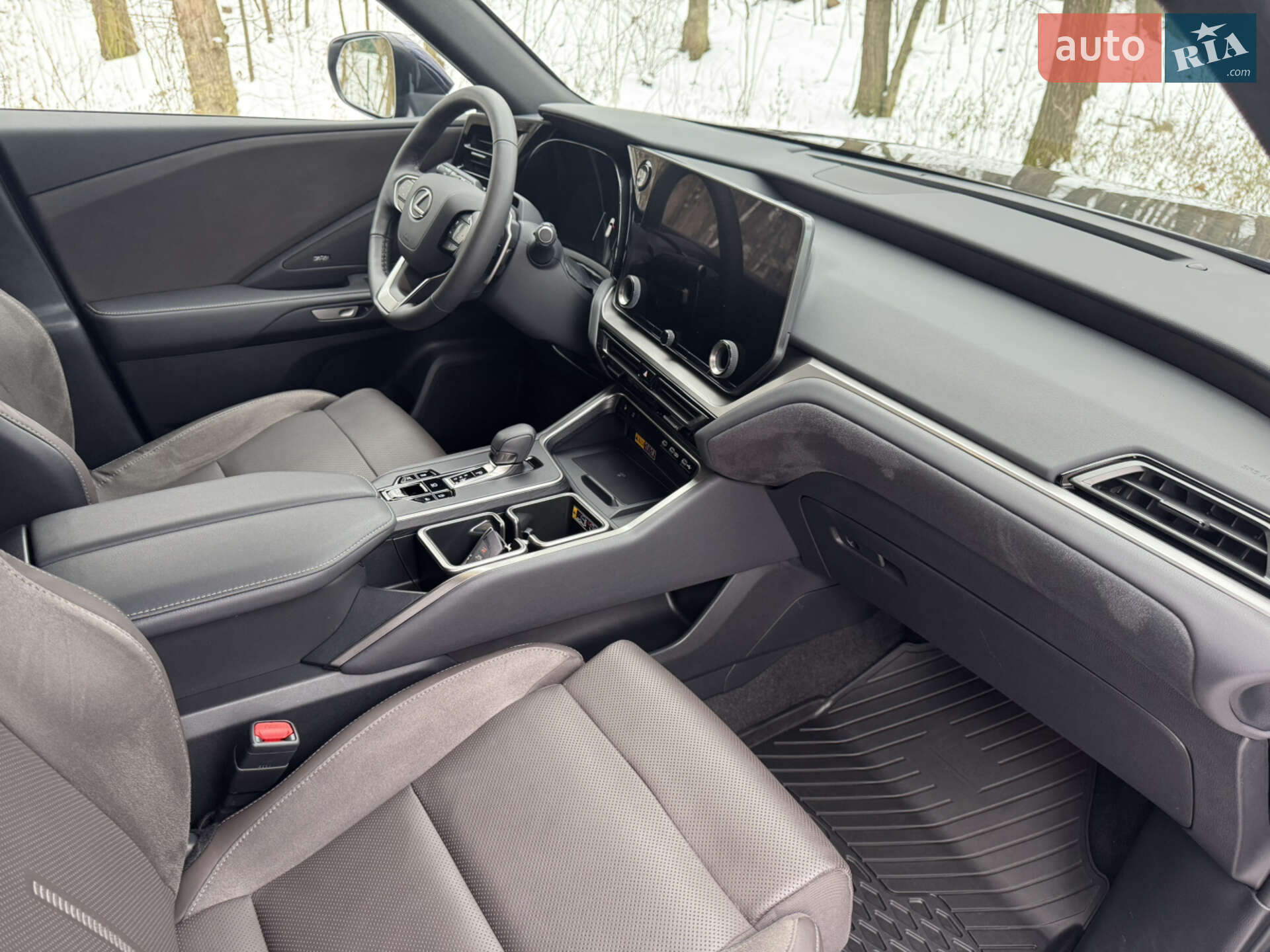 Lexus TX 2024 VIN 5TDAAAB61RS017652 фото оголошення 19 з 46