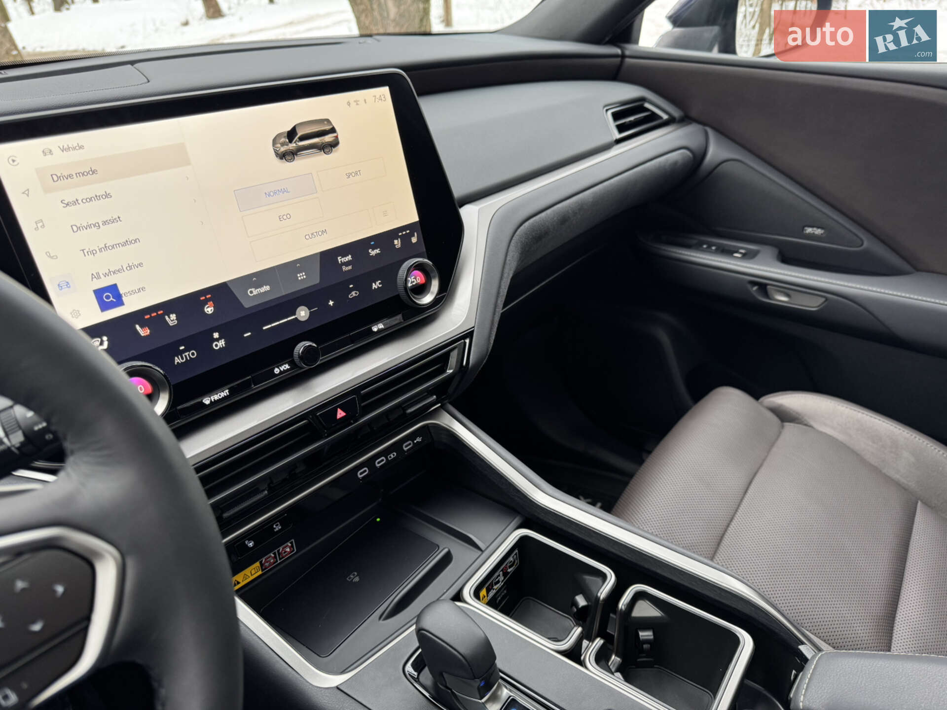 Lexus TX 2024 VIN 5TDAAAB61RS017652 фото оголошення 42 з 46