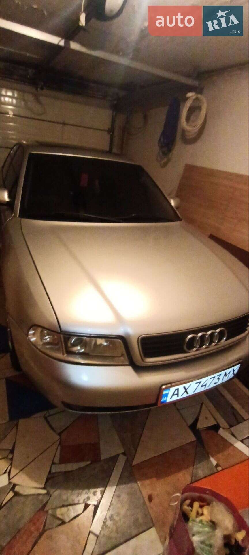 Audi A4 2000 VIN WAUZZZ8DZ1A056830 фото оголошення 4 з 19