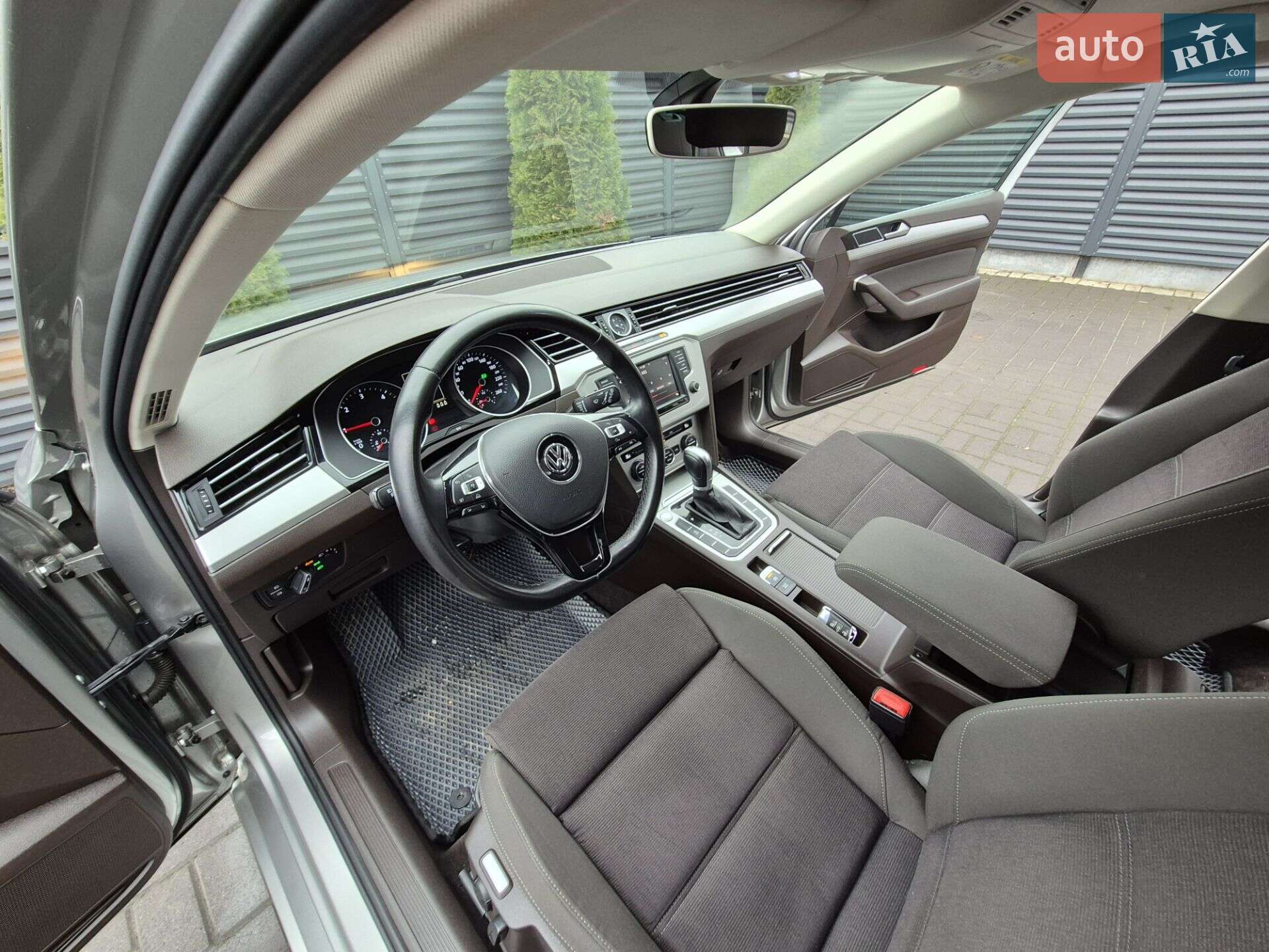 Volkswagen Passat 2015 VIN WVWZZZ3CZGE063581 фото оголошення 15 з 32