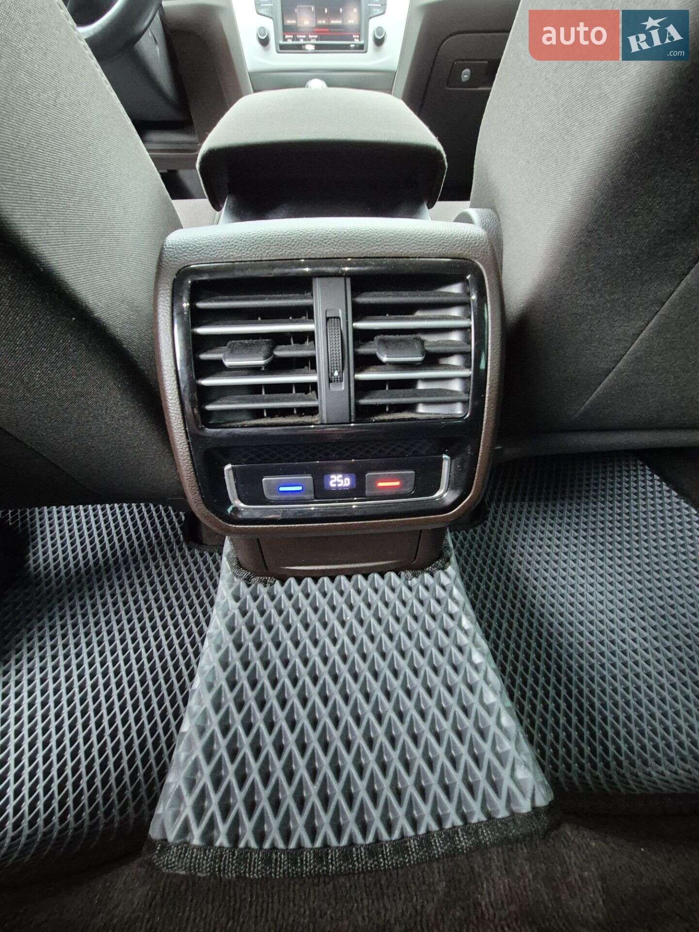 Volkswagen Passat 2015 VIN WVWZZZ3CZGE063581 фото оголошення 28 з 32