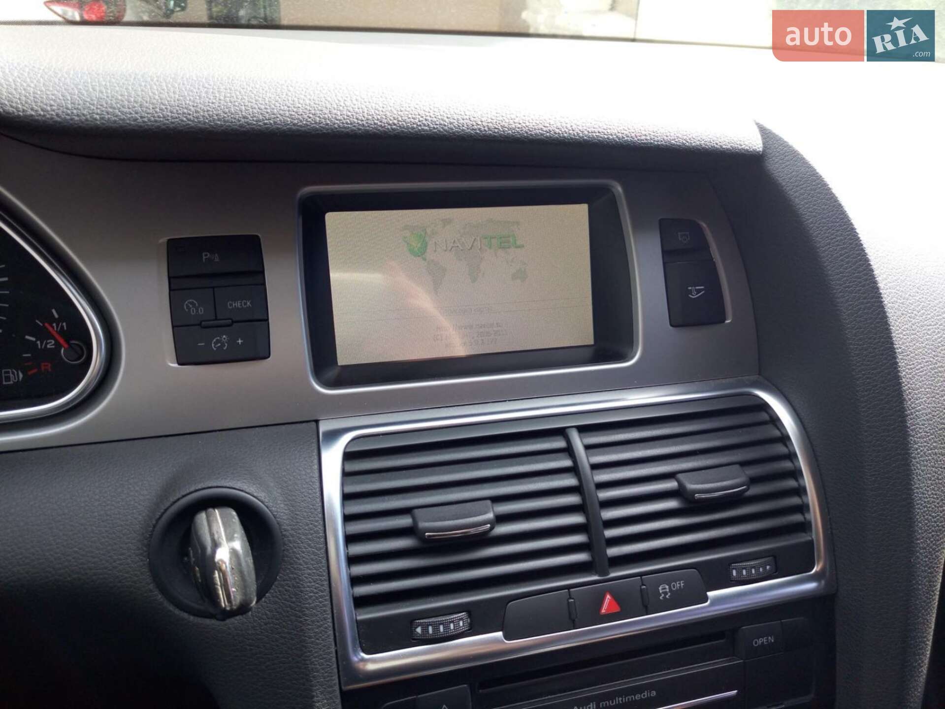 Audi Q7 2010 VIN WAUZZZ4L6BD015276 фото оголошення 13 з 22