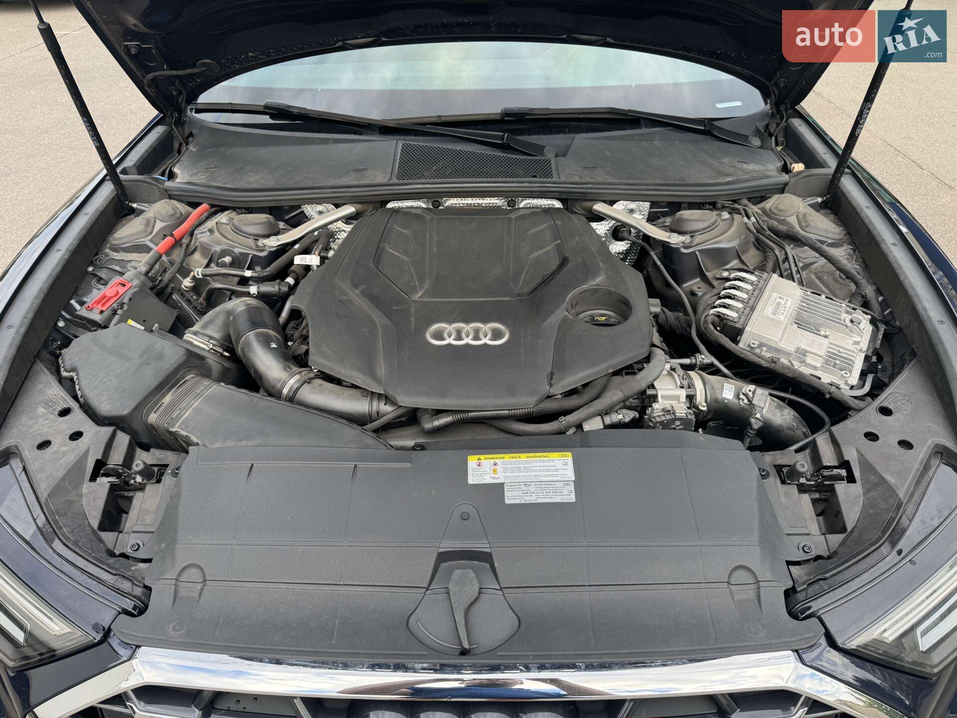 Audi A6 2022 VIN WAUL2BF28NN035260 фото оголошення 11 з 16