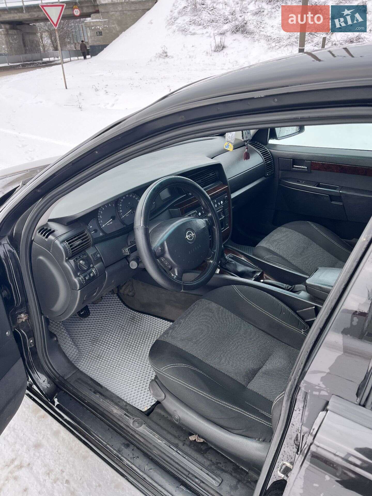 Opel Omega 2000 VIN W0L0VBM6911073783 фото оголошення 16 з 21