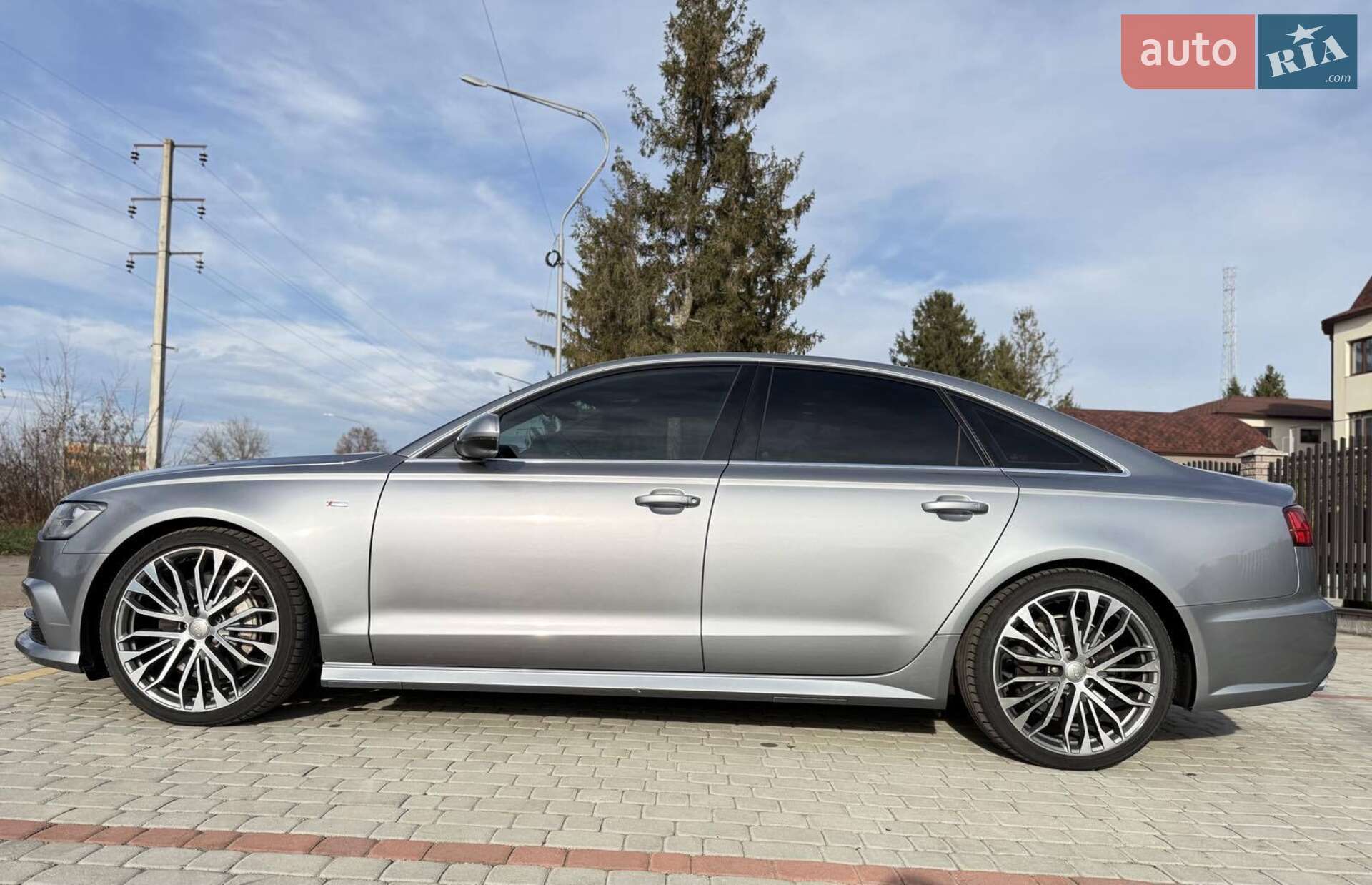 Audi A6 2016 VIN WAUG8AFC7HN015492 фото оголошення 12 з 35