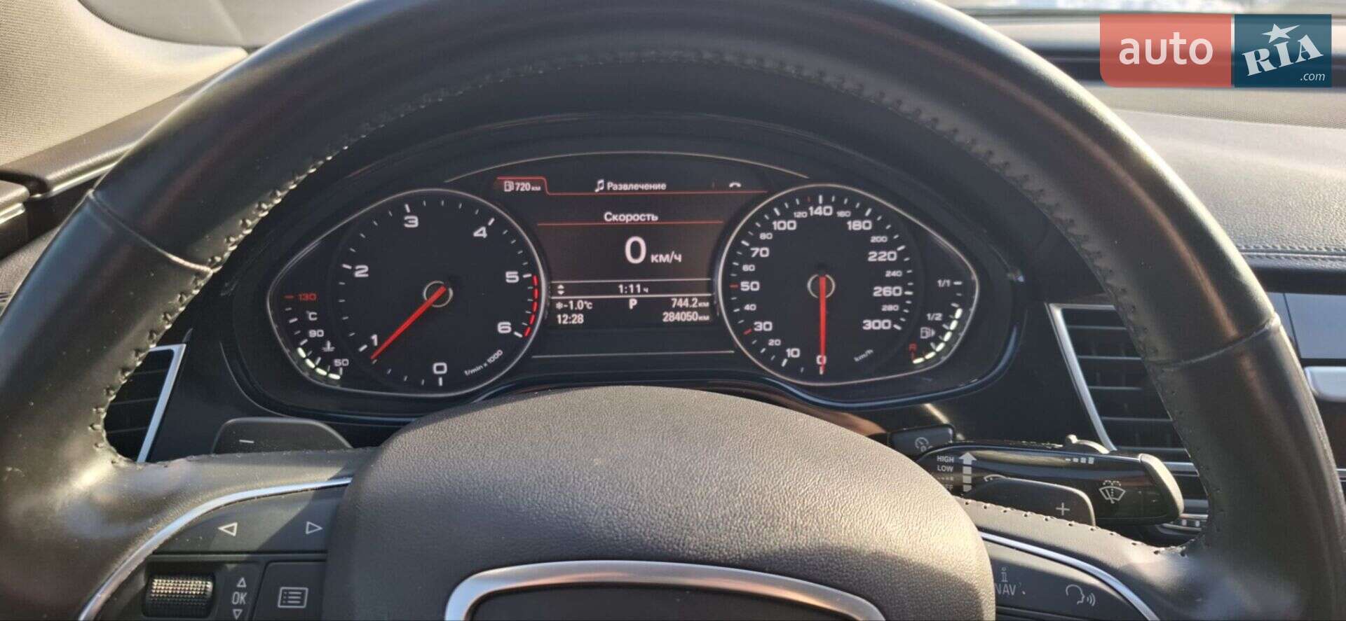 Audi A8 2017 VIN WAUZZZ4H4HN021642 фото оголошення 12 з 17