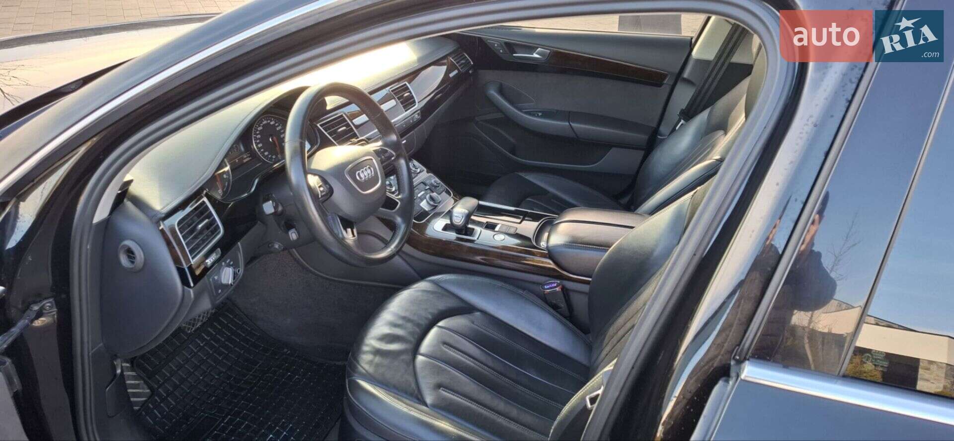 Audi A8 2017 VIN WAUZZZ4H4HN021642 фото оголошення 14 з 17