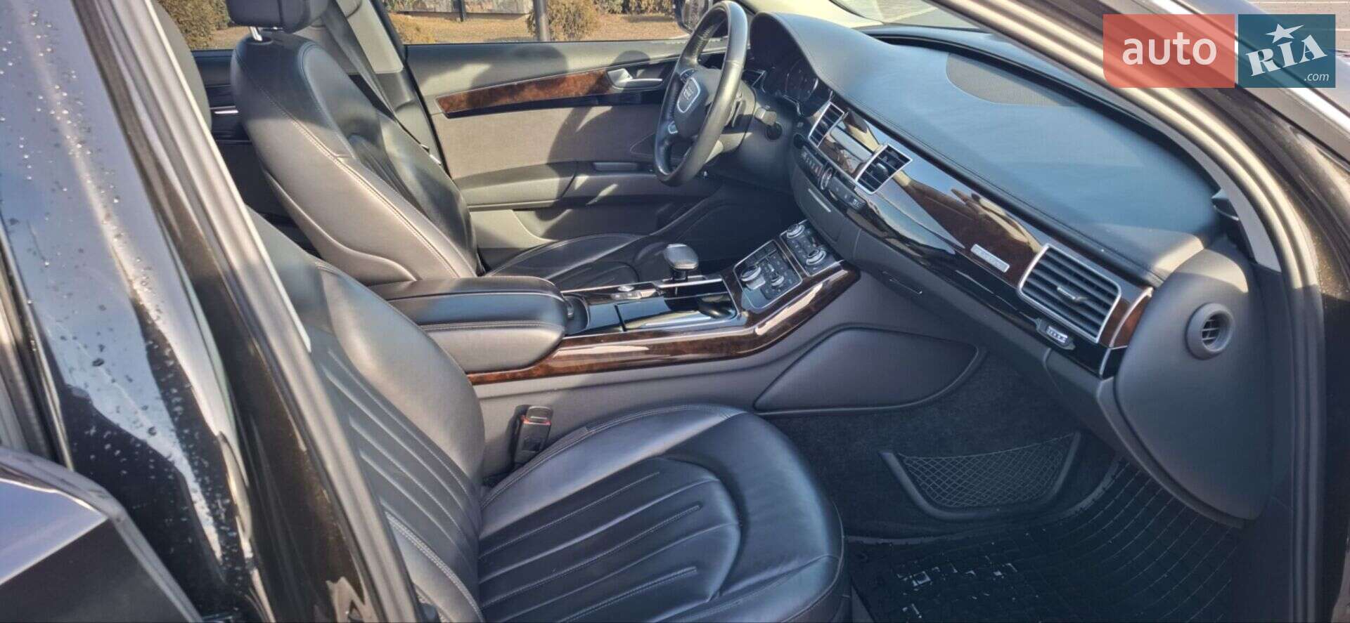 Audi A8 2017 VIN WAUZZZ4H4HN021642 фото оголошення 15 з 17
