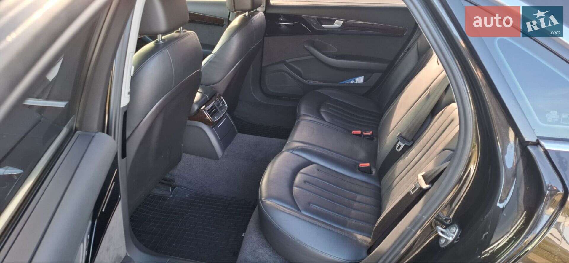 Audi A8 2017 VIN WAUZZZ4H4HN021642 фото оголошення 16 з 17