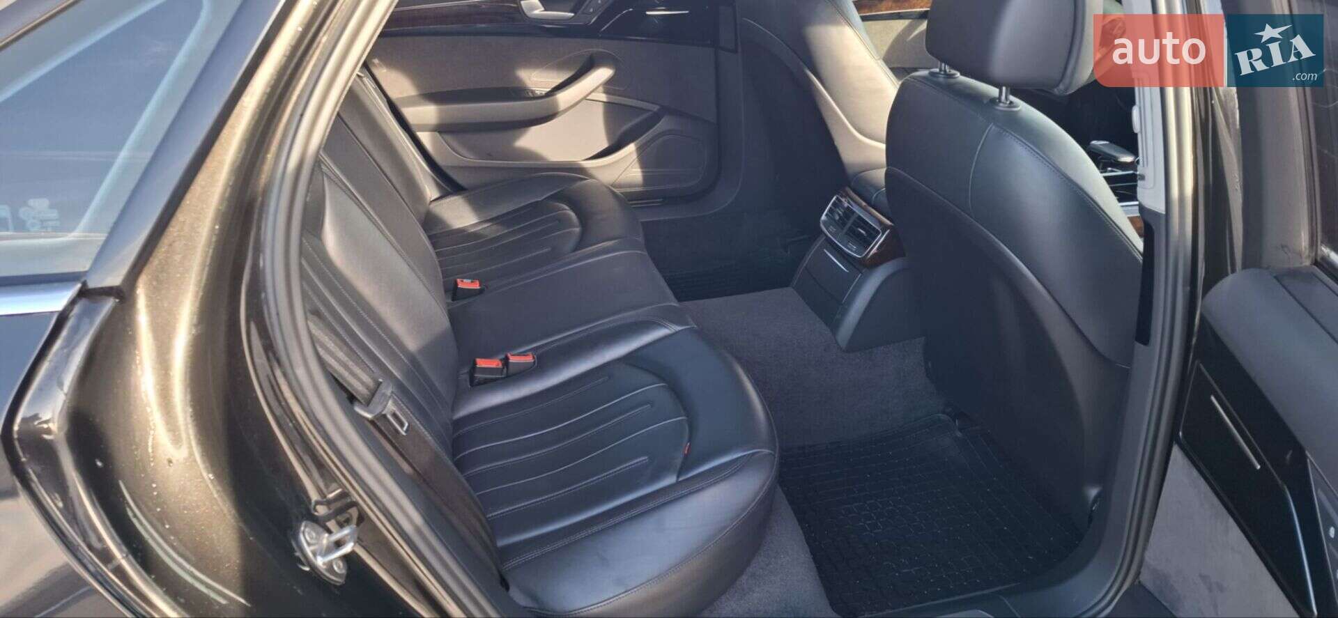 Audi A8 2017 VIN WAUZZZ4H4HN021642 фото оголошення 17 з 17