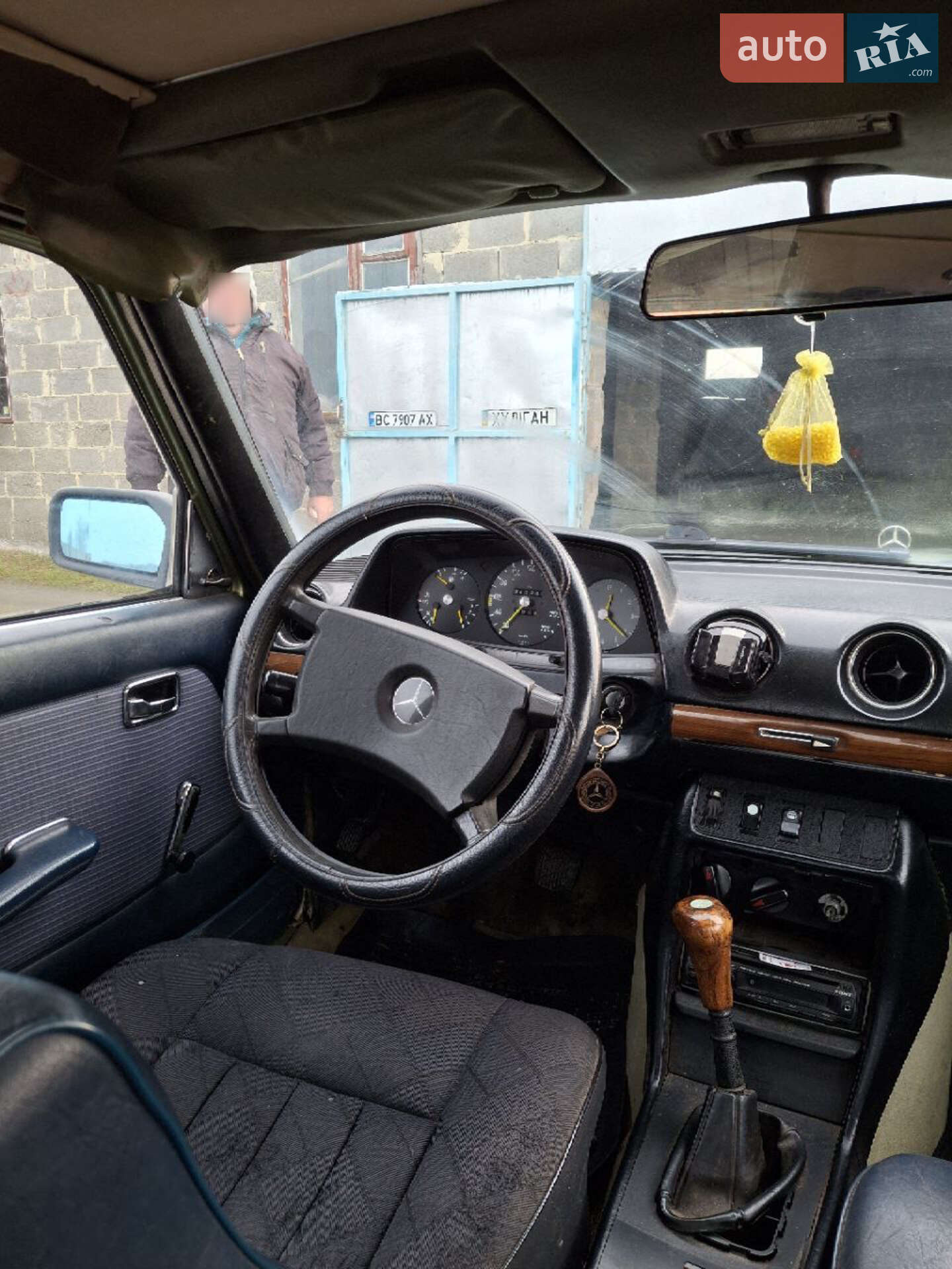 Mercedes-Benz E-Class 1982 VIN WDB12303310099235 фото оголошення 11 з 14