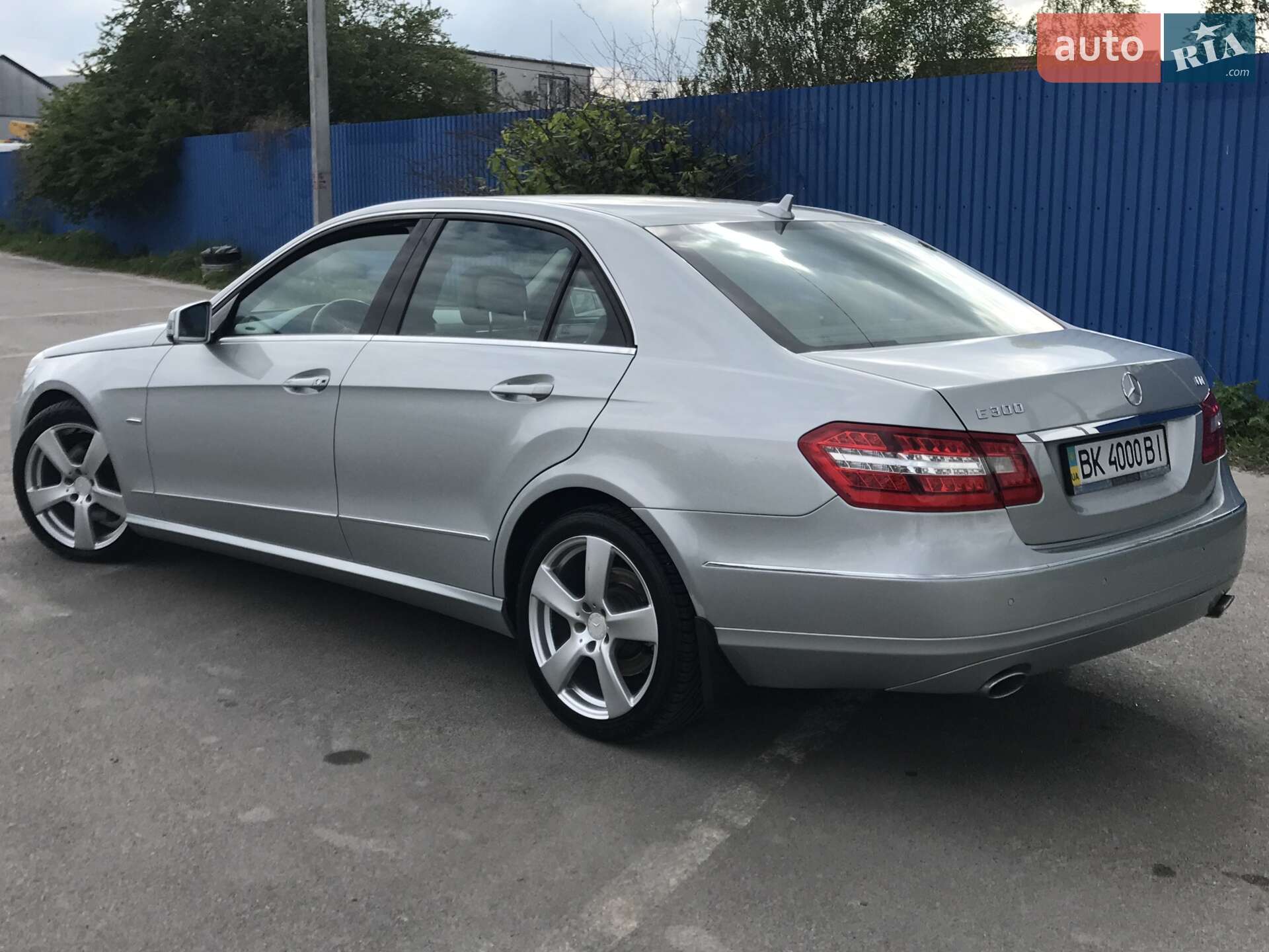 Mercedes-Benz E-Class 2010 VIN WDD2120201A287020 фото оголошення 4 з 33